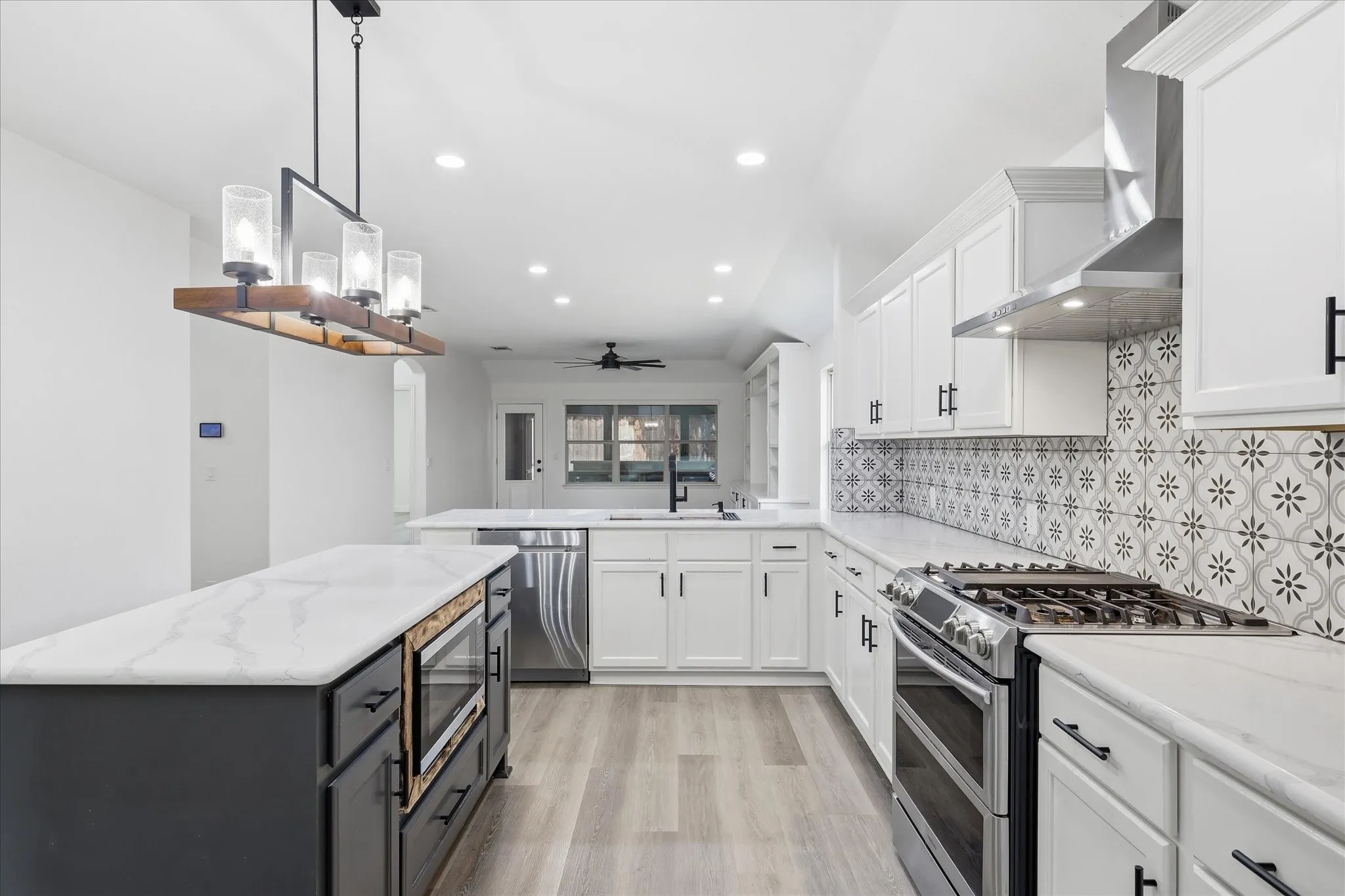 Single Family Residence For Sale in Denton County , 5608 Millers Creek Drive, Argyle, Texas 76226, 3 Bedroom, 2 Bathroom, 2 Garage spaces, 1,971 Sqft, built in 2012, mls#21351978, Real Estate Agent in Argyle, Homes For Sale in Denton county, Homes For Sale in Argyle, Realtor in Argyle Texas, Real Estate Brokerage Independent Realty Texas, Luminita Cordes Realtor