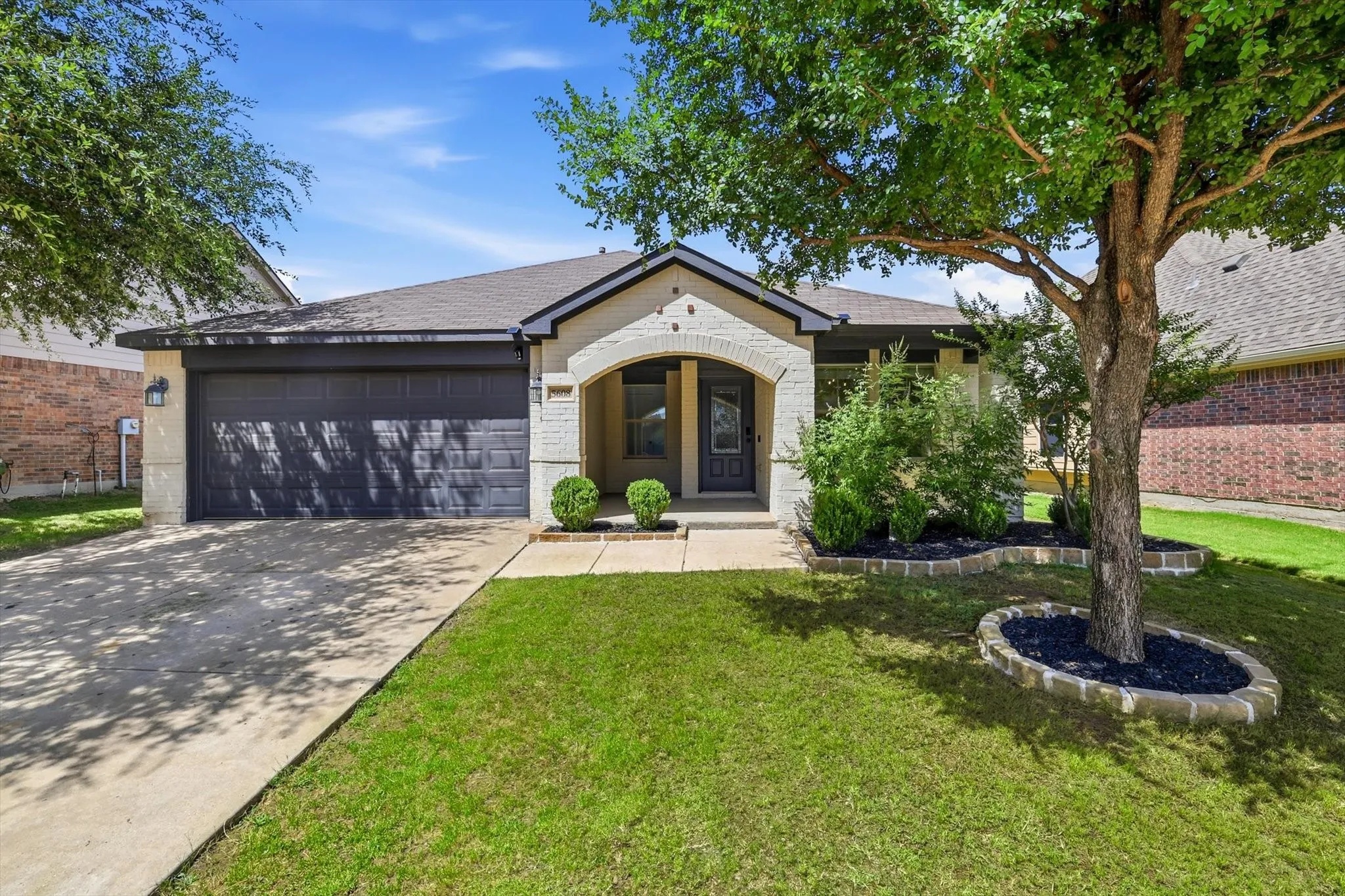 Single Family Residence For Sale in Denton County , 5608 Millers Creek Drive, Argyle, Texas 76226, 3 Bedroom, 2 Bathroom, 2 Garage spaces, 1,971 Sqft, built in 2012, mls#21351978, Real Estate Agent in Argyle, Homes For Sale in Denton county, Homes For Sale in Argyle, Realtor in Argyle Texas, Real Estate Brokerage Independent Realty Texas, Luminita Cordes Realtor