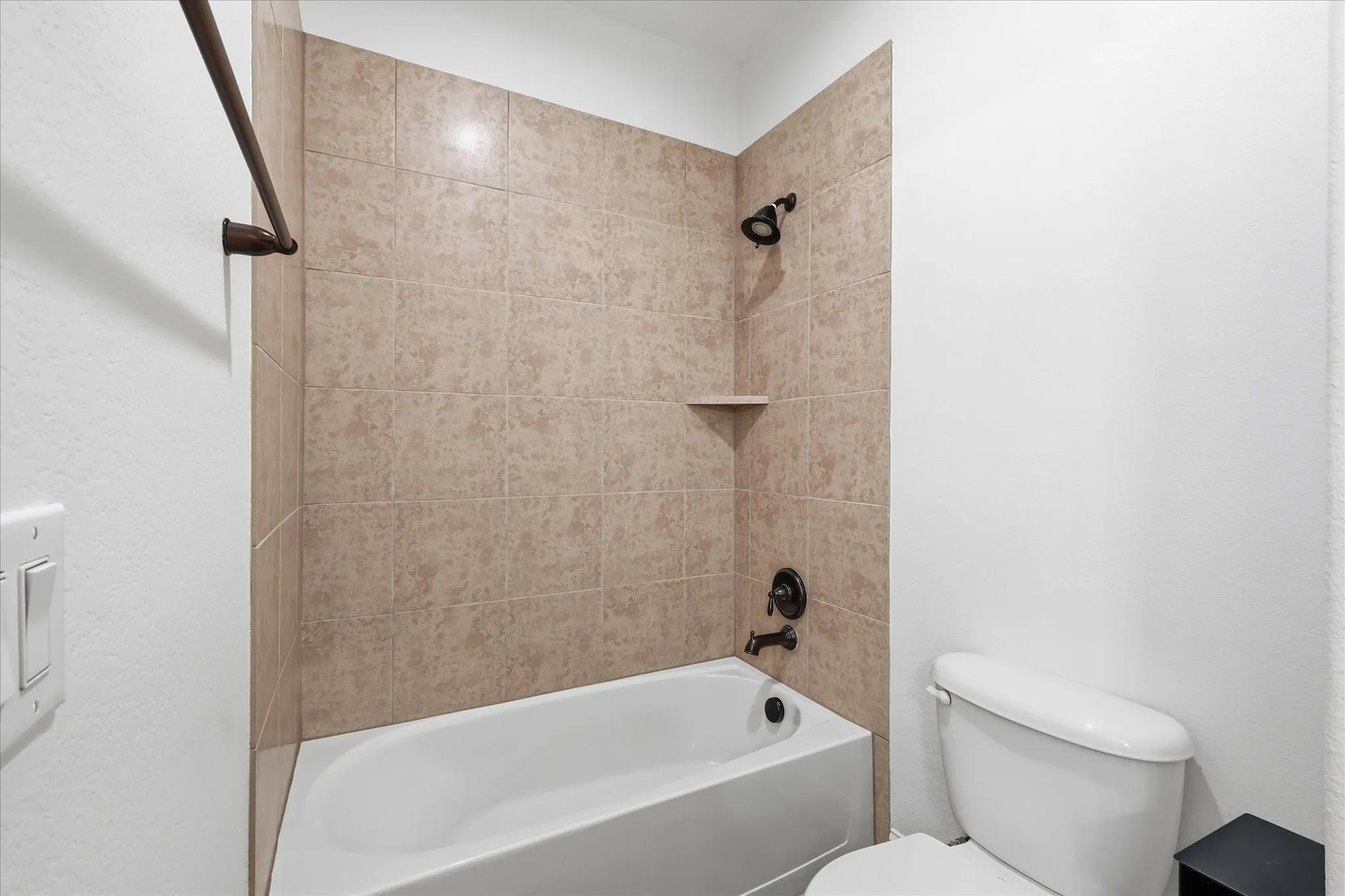 Single Family Residence For Sale in Denton County , 5608 Millers Creek Drive, Argyle, Texas 76226, 3 Bedroom, 2 Bathroom, 2 Garage spaces, 1,971 Sqft, built in 2012, mls#21351978, Real Estate Agent in Argyle, Homes For Sale in Denton county, Homes For Sale in Argyle, Realtor in Argyle Texas, Real Estate Brokerage Independent Realty Texas, Luminita Cordes Realtor