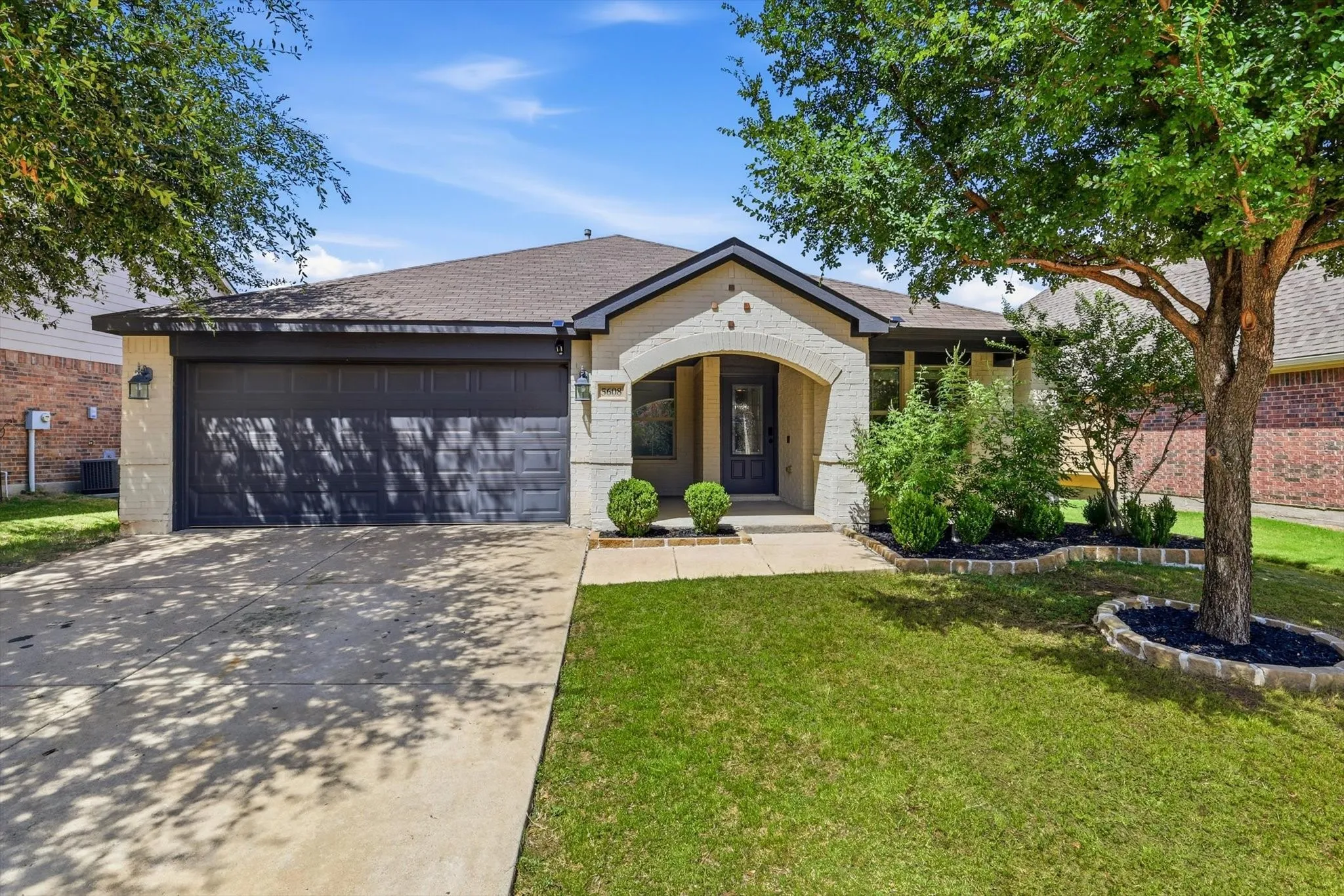 Single Family Residence For Sale in Denton County , 5608 Millers Creek Drive, Argyle, Texas 76226, 3 Bedroom, 2 Bathroom, 2 Garage spaces, 1,971 Sqft, built in 2012, mls#21351978, Real Estate Agent in Argyle, Homes For Sale in Denton county, Homes For Sale in Argyle, Realtor in Argyle Texas, Real Estate Brokerage Independent Realty Texas, Luminita Cordes Realtor