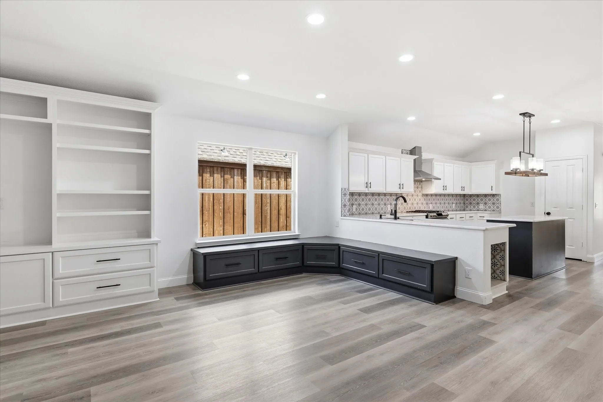 Single Family Residence For Sale in Denton County , 5608 Millers Creek Drive, Argyle, Texas 76226, 3 Bedroom, 2 Bathroom, 2 Garage spaces, 1,971 Sqft, built in 2012, mls#21351978, Real Estate Agent in Argyle, Homes For Sale in Denton county, Homes For Sale in Argyle, Realtor in Argyle Texas, Real Estate Brokerage Independent Realty Texas, Luminita Cordes Realtor