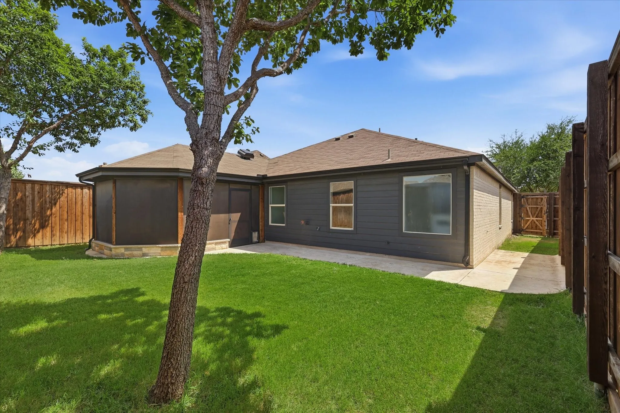 Single Family Residence For Sale in Denton County , 5608 Millers Creek Drive, Argyle, Texas 76226, 3 Bedroom, 2 Bathroom, 2 Garage spaces, 1,971 Sqft, built in 2012, mls#21351978, Real Estate Agent in Argyle, Homes For Sale in Denton county, Homes For Sale in Argyle, Realtor in Argyle Texas, Real Estate Brokerage Independent Realty Texas, Luminita Cordes Realtor