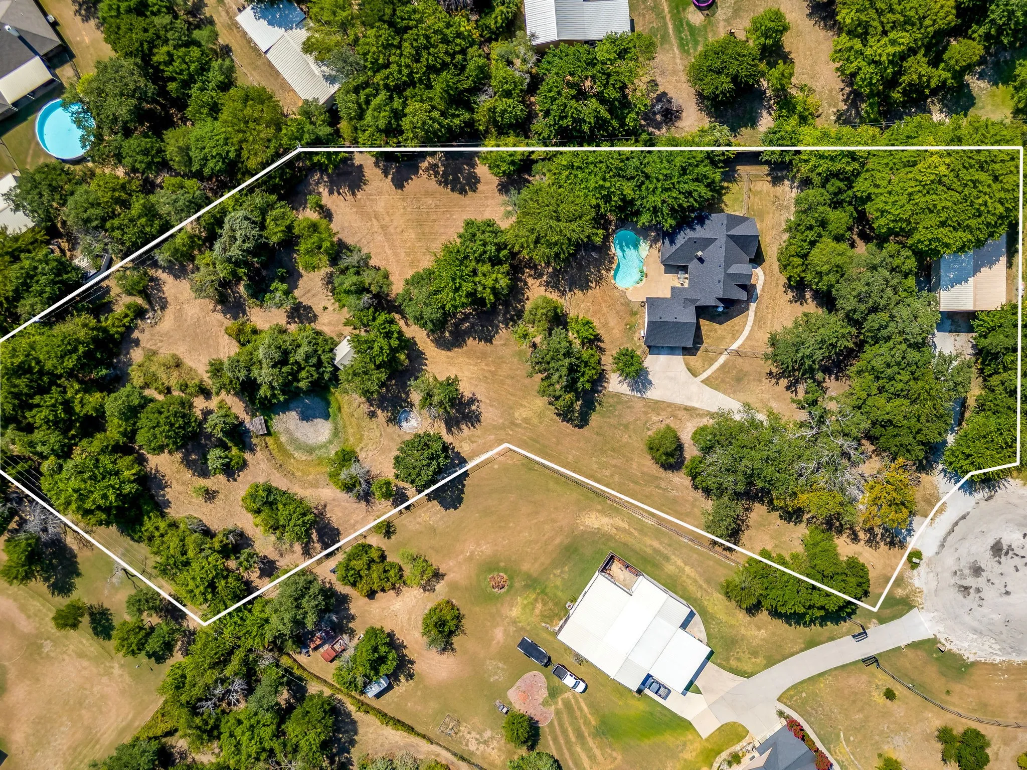 Single Family Residence For Sale in Parker County , 220 Royal Court, Weatherford, Texas 76085, 3 Bedroom, 3 Bathroom, 2 Garage spaces, 1,886 Sqft, built in 2005, mls#21350467, Real Estate Agent in Weatherford, Homes For Sale in Parker county, Homes For Sale in Weatherford, Realtor in Weatherford Texas, Real Estate Brokerage Independent Realty Texas, Luminita Cordes Realtor