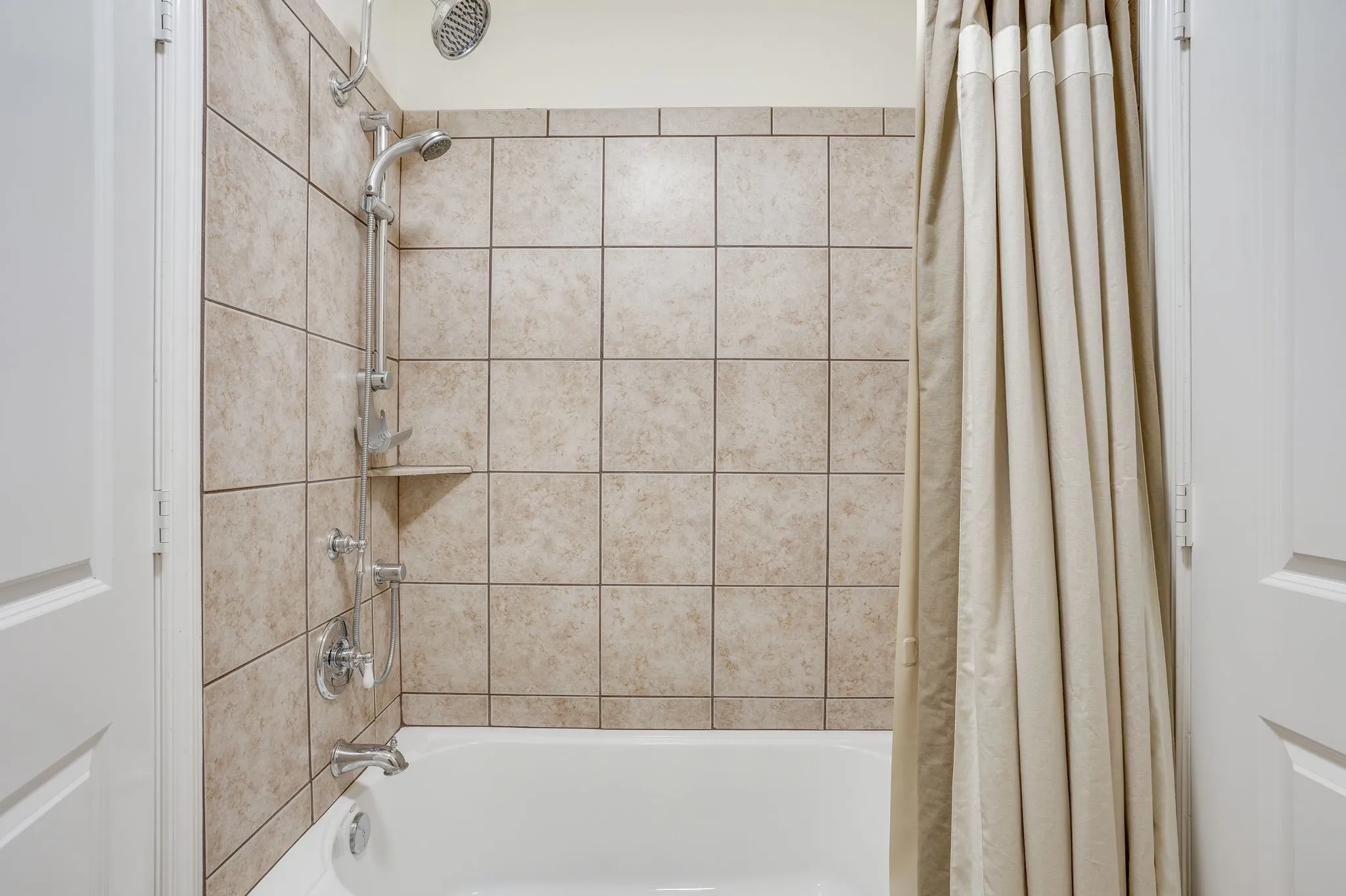 shower/tub combo
