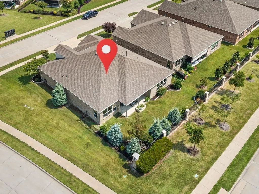Single Family Residence For Sale in Collin County , 9113 Bluewater Way, Mc Kinney, Texas 75071, 3 Bedroom, 3 Bathroom, 3 Garage spaces, 2,506 Sqft, built in 2019, mls#21342997, Real Estate Agent in Mc Kinney, Homes For Sale in Collin county, Homes For Sale in Mc Kinney, Realtor in Mc Kinney Texas, Real Estate Brokerage Independent Realty Texas, Luminita Cordes Realtor