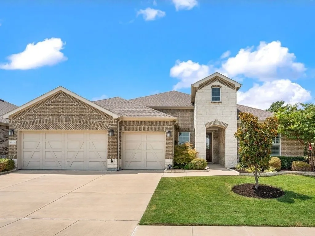 Single Family Residence For Sale in Collin County , 9113 Bluewater Way, Mc Kinney, Texas 75071, 3 Bedroom, 3 Bathroom, 3 Garage spaces, 2,506 Sqft, built in 2019, mls#21342997, Real Estate Agent in Mc Kinney, Homes For Sale in Collin county, Homes For Sale in Mc Kinney, Realtor in Mc Kinney Texas, Real Estate Brokerage Independent Realty Texas, Luminita Cordes Realtor