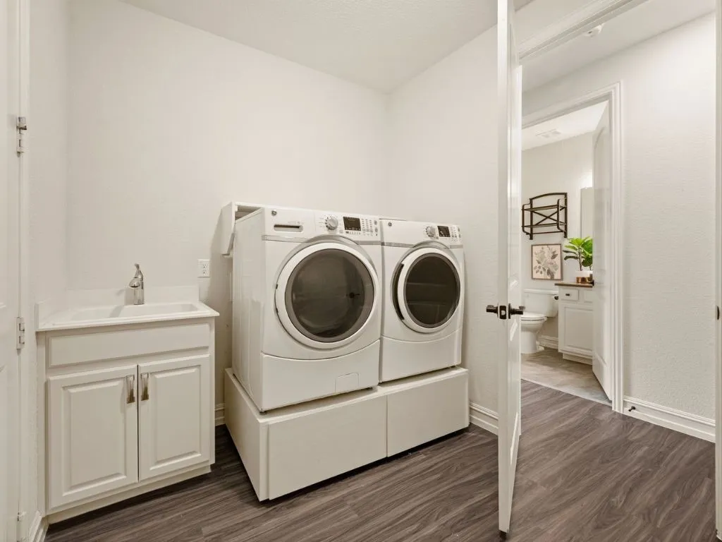 Single Family Residence For Sale in Collin County , 9113 Bluewater Way, Mc Kinney, Texas 75071, 3 Bedroom, 3 Bathroom, 3 Garage spaces, 2,506 Sqft, built in 2019, mls#21342997, Real Estate Agent in Mc Kinney, Homes For Sale in Collin county, Homes For Sale in Mc Kinney, Realtor in Mc Kinney Texas, Real Estate Brokerage Independent Realty Texas, Luminita Cordes Realtor