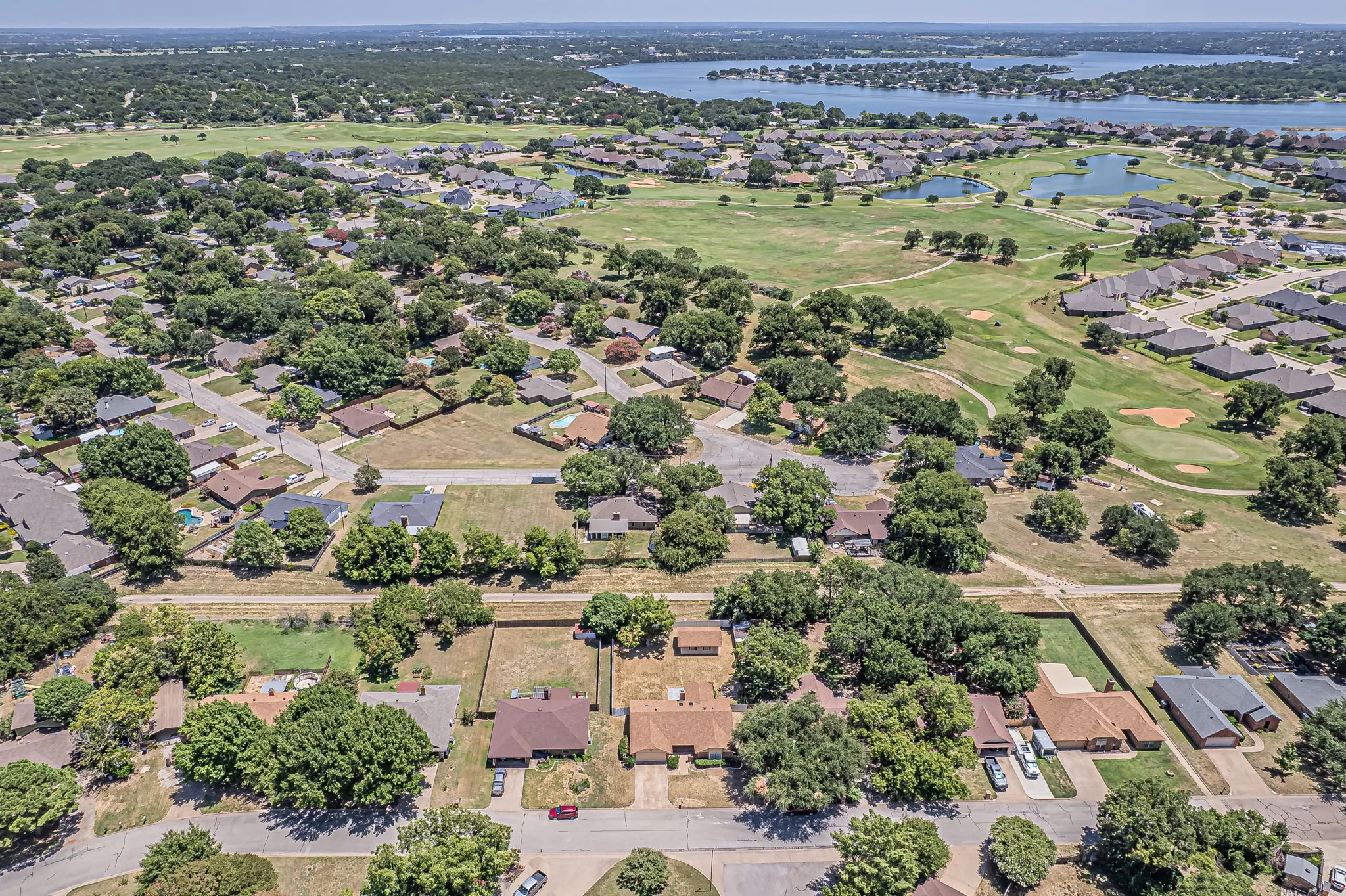 Single Family Residence For Sale in Hood County , 1015 Meadowlark Lane, Granbury, Texas 76048, 3 Bedroom, 2 Bathroom, 2 Garage spaces, 1,584 Sqft, built in 1986, mls#21349895, Real Estate Agent in Granbury, Homes For Sale in Hood county, Homes For Sale in Granbury, Realtor in Granbury Texas, Real Estate Brokerage Independent Realty Texas, Luminita Cordes Realtor