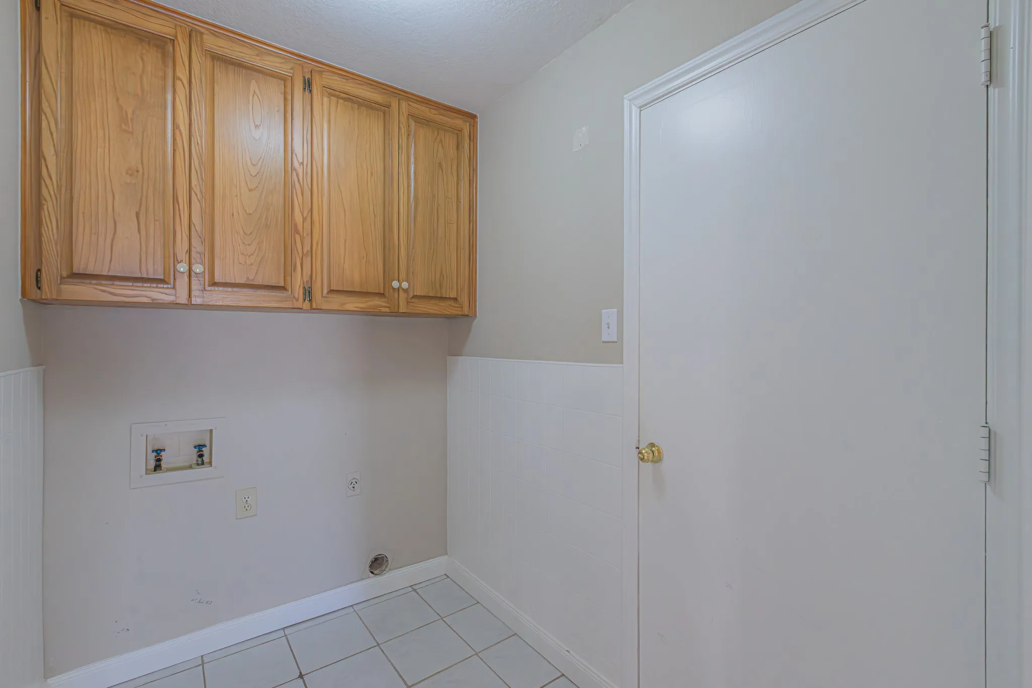 Single Family Residence For Sale in Hood County , 1015 Meadowlark Lane, Granbury, Texas 76048, 3 Bedroom, 2 Bathroom, 2 Garage spaces, 1,584 Sqft, built in 1986, mls#21349895, Real Estate Agent in Granbury, Homes For Sale in Hood county, Homes For Sale in Granbury, Realtor in Granbury Texas, Real Estate Brokerage Independent Realty Texas, Luminita Cordes Realtor