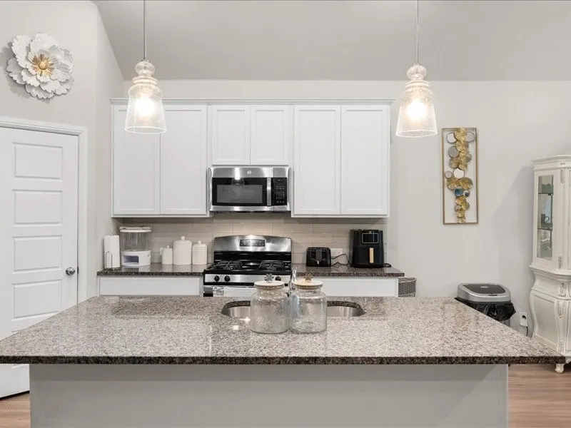 Single Family Residence For Sale in Johnson County , 1215 Putnam Street, Mansfield, Texas 76063, 5 Bedroom, 4 Bathroom, 2 Garage spaces, 2,427 Sqft, built in 2022, Price $515,000, mls#21352072, Real Estate Agent in Mansfield, Homes For Sale in Johnson county, Homes For Sale in Mansfield, Realtor in Mansfield Texas, Real Estate Brokerage Independent Realty Texas, Luminita Cordes Realtor