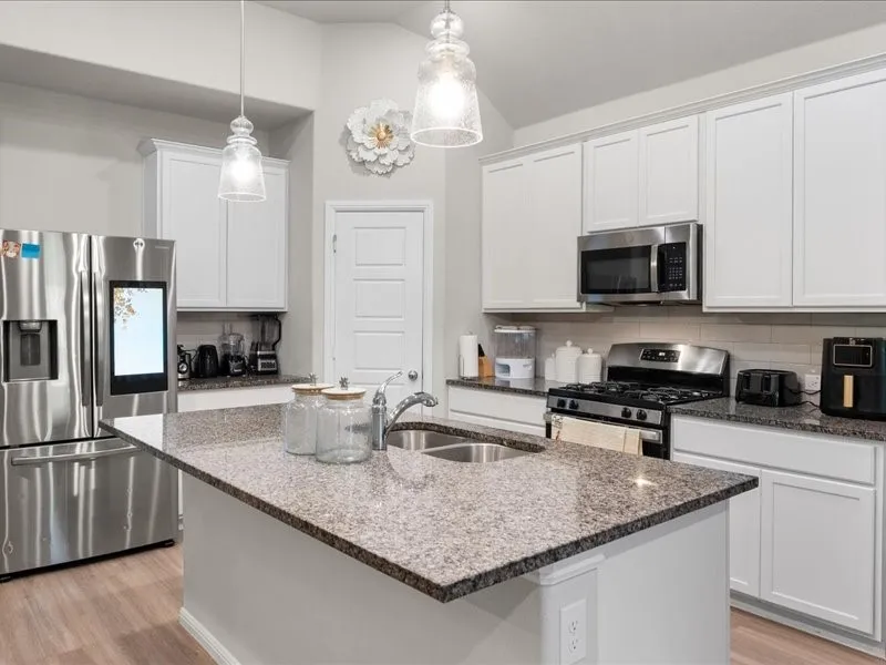 Single Family Residence For Sale in Johnson County , 1215 Putnam Street, Mansfield, Texas 76063, 5 Bedroom, 4 Bathroom, 2 Garage spaces, 2,427 Sqft, built in 2022, Price $515,000, mls#21352072, Real Estate Agent in Mansfield, Homes For Sale in Johnson county, Homes For Sale in Mansfield, Realtor in Mansfield Texas, Real Estate Brokerage Independent Realty Texas, Luminita Cordes Realtor