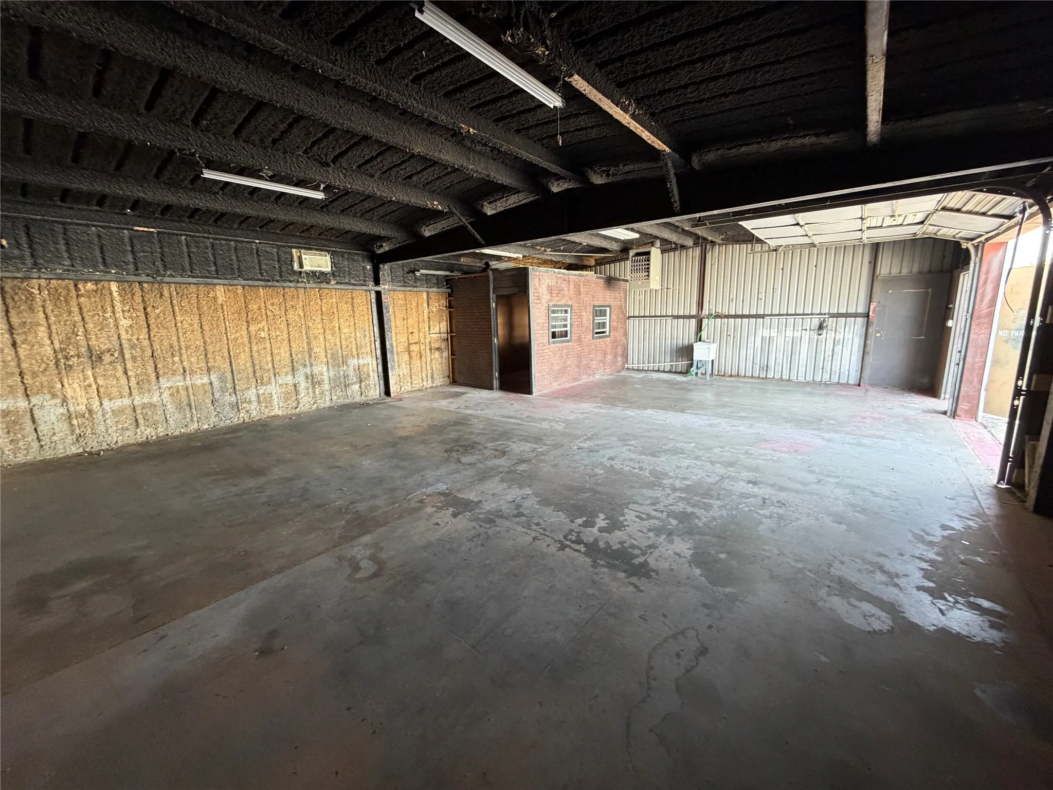 Industrial For Rent in Taylor County , 282 Ruidosa Avenue C3, Abilene, Texas 79605, 0, 0, Garage spaces, 0 Sqft, built in 1984, Price $900, mls#21352075, Real Estate Agent in Abilene, Homes For Rent in Taylor county, Homes For Rent in Abilene, Realtor in Abilene Texas, Real Estate Brokerage Independent Realty Texas, Luminita Cordes Realtor