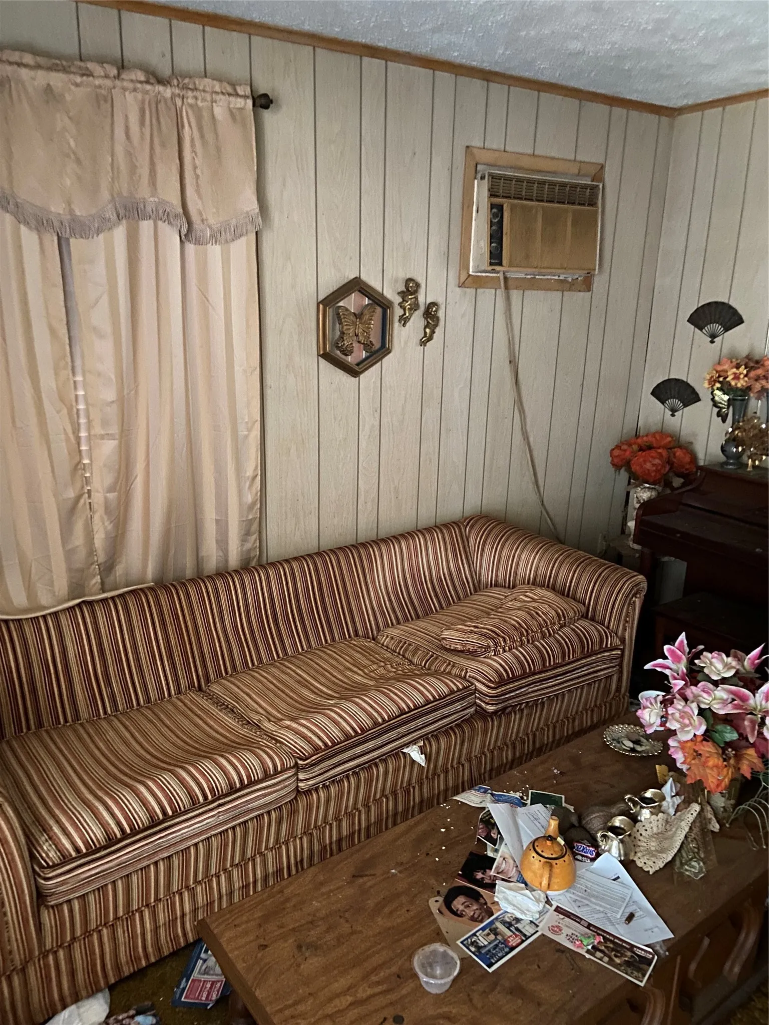 Single Family Residence For Sale in Tarrant County , 5921 Fletcher Avenue, Fort Worth, Texas 76107, 3 Bedroom, 2 Bathroom, Garage spaces, 1,468 Sqft, built in 1941, mls#21345416, Real Estate Agent in Fort Worth, Homes For Sale in Tarrant county, Homes For Sale in Fort Worth, Realtor in Fort Worth Texas, Real Estate Brokerage Independent Realty Texas, Luminita Cordes Realtor