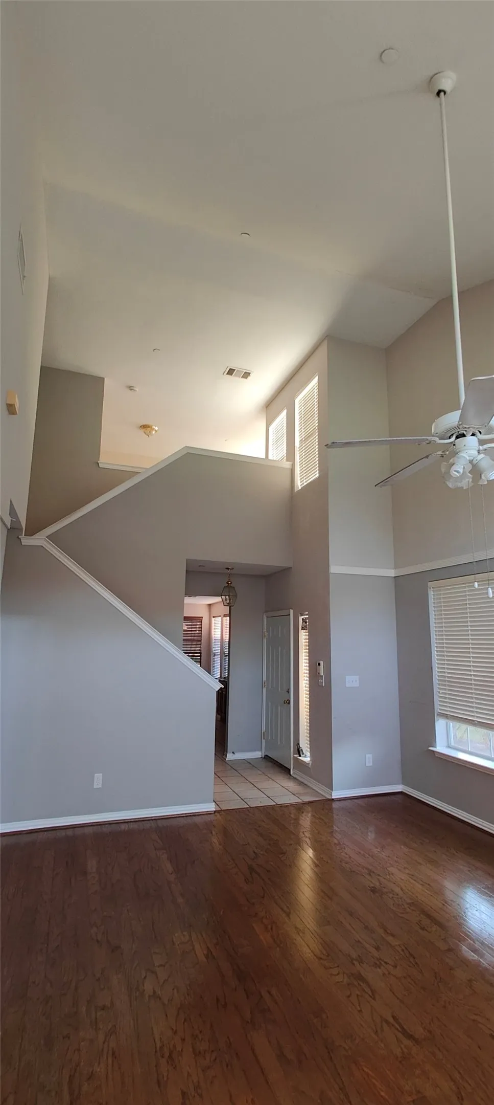 Townhouse For Rent in Collin County , 917 Avondale Lane, Plano, Texas 75025, 3 Bedroom, 3 Bathroom, 2 Garage spaces, 1,939 Sqft, built in 1999, mls#21351963, Real Estate Agent in Plano, Homes For Rent in Collin county, Homes For Rent in Plano, Realtor in Plano Texas, Real Estate Brokerage Independent Realty Texas, Luminita Cordes Realtor