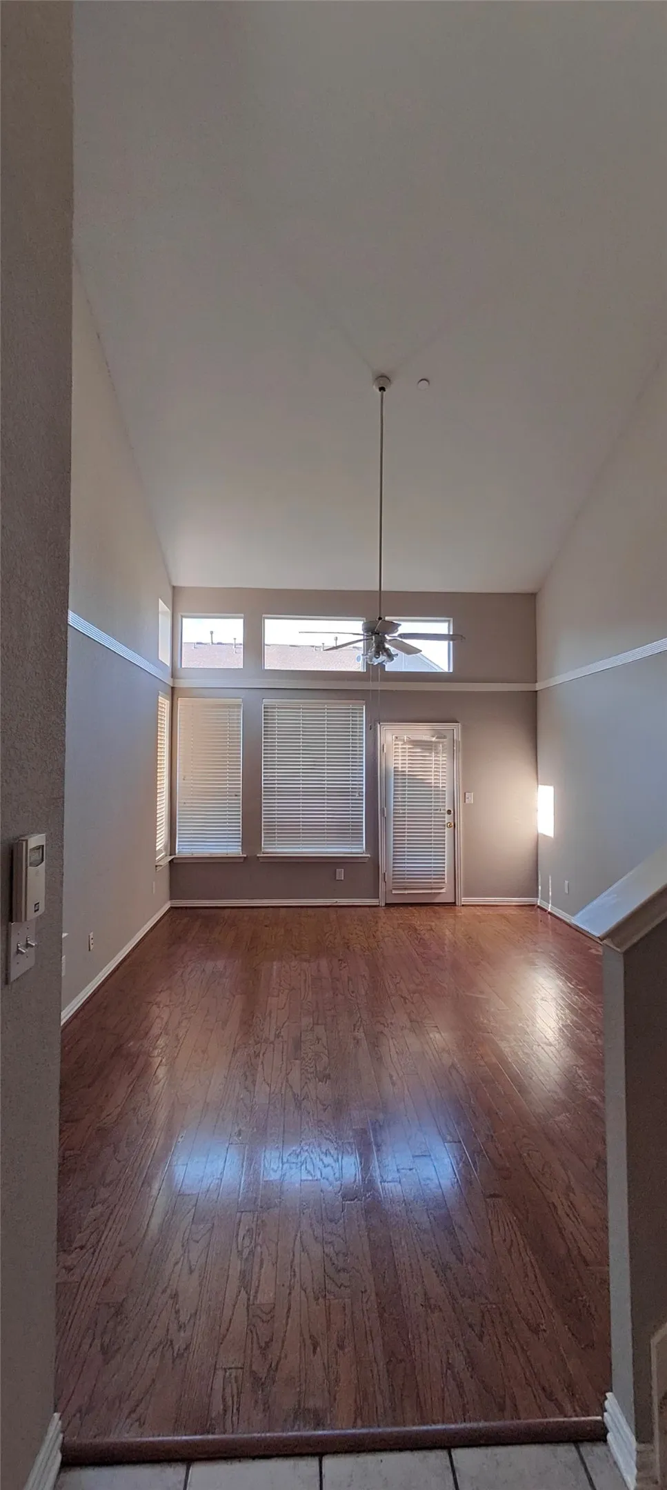Townhouse For Rent in Collin County , 917 Avondale Lane, Plano, Texas 75025, 3 Bedroom, 3 Bathroom, 2 Garage spaces, 1,939 Sqft, built in 1999, mls#21351963, Real Estate Agent in Plano, Homes For Rent in Collin county, Homes For Rent in Plano, Realtor in Plano Texas, Real Estate Brokerage Independent Realty Texas, Luminita Cordes Realtor