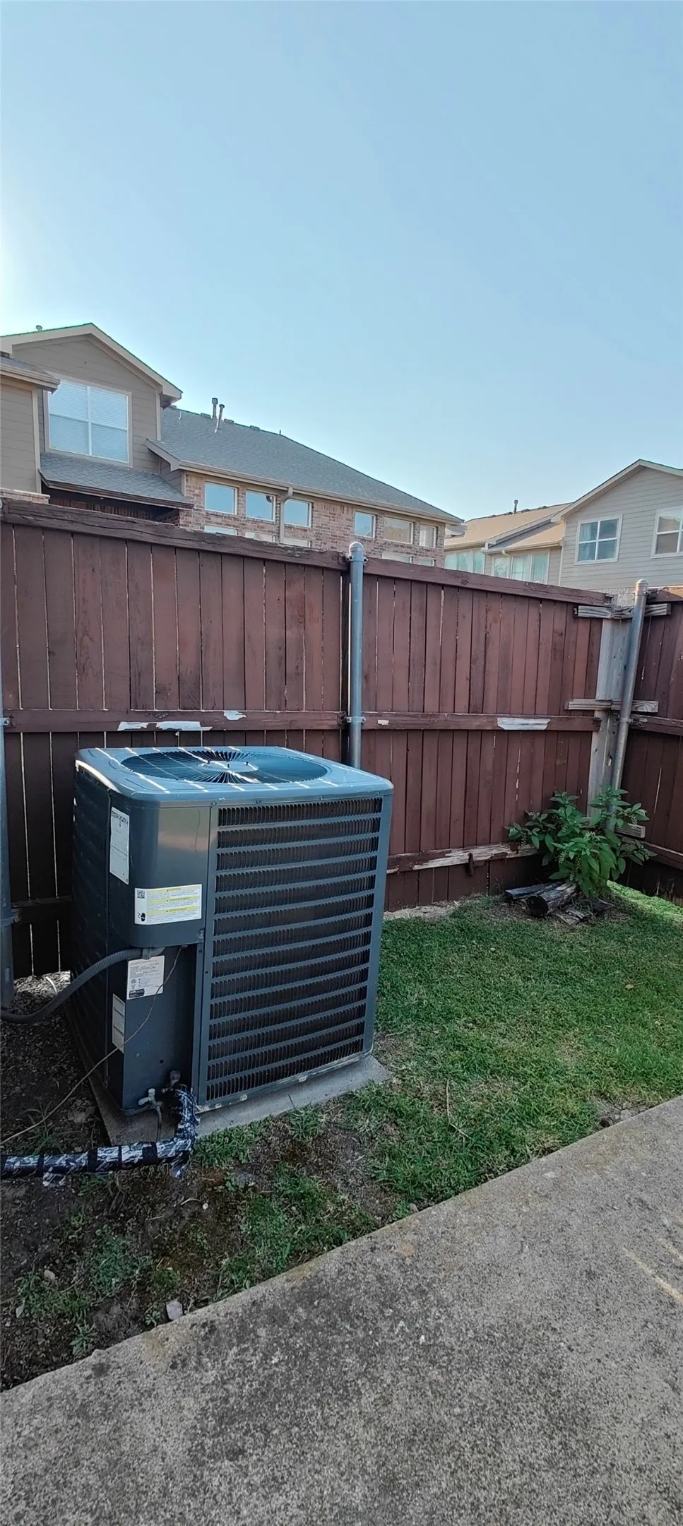 Townhouse For Rent in Collin County , 917 Avondale Lane, Plano, Texas 75025, 3 Bedroom, 3 Bathroom, 2 Garage spaces, 1,939 Sqft, built in 1999, mls#21351963, Real Estate Agent in Plano, Homes For Rent in Collin county, Homes For Rent in Plano, Realtor in Plano Texas, Real Estate Brokerage Independent Realty Texas, Luminita Cordes Realtor