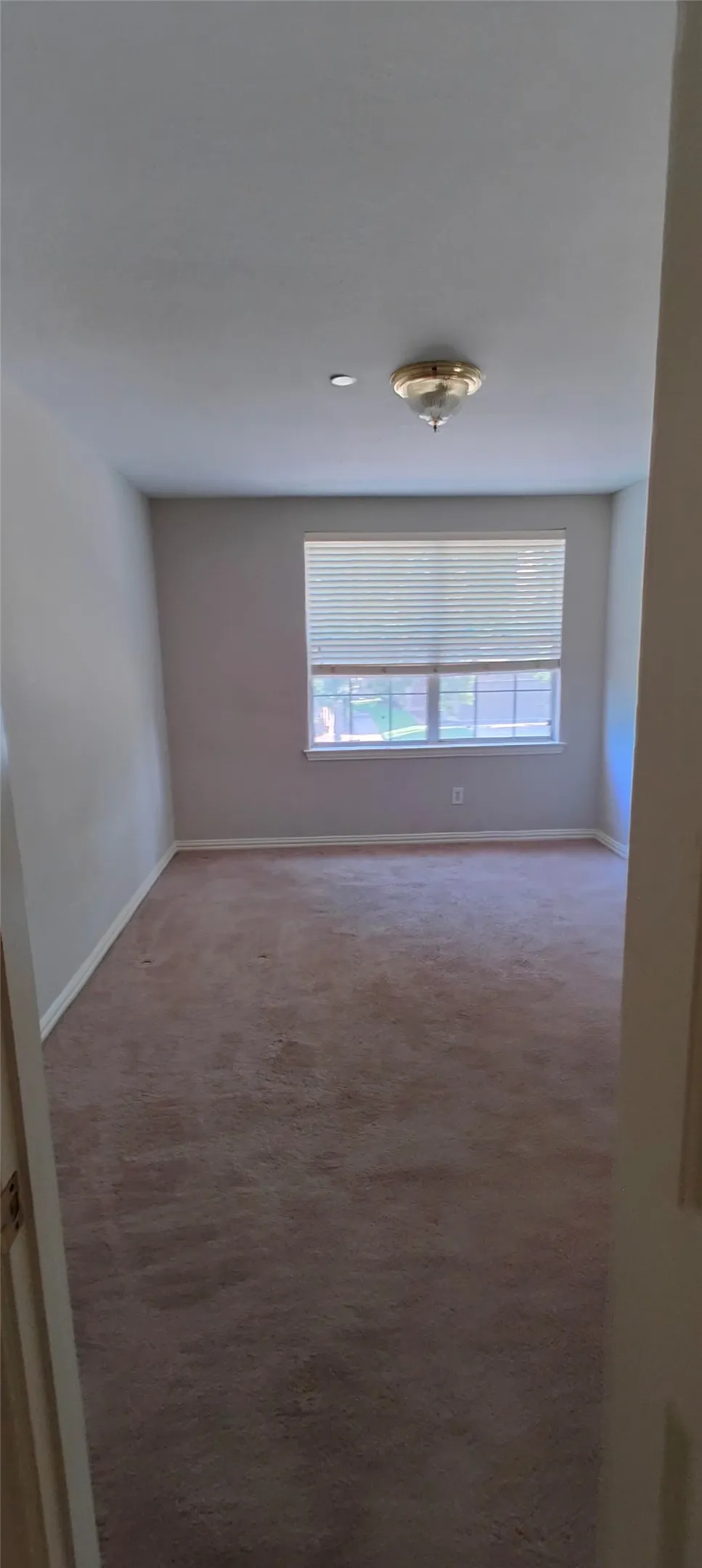 Townhouse For Rent in Collin County , 917 Avondale Lane, Plano, Texas 75025, 3 Bedroom, 3 Bathroom, 2 Garage spaces, 1,939 Sqft, built in 1999, mls#21351963, Real Estate Agent in Plano, Homes For Rent in Collin county, Homes For Rent in Plano, Realtor in Plano Texas, Real Estate Brokerage Independent Realty Texas, Luminita Cordes Realtor