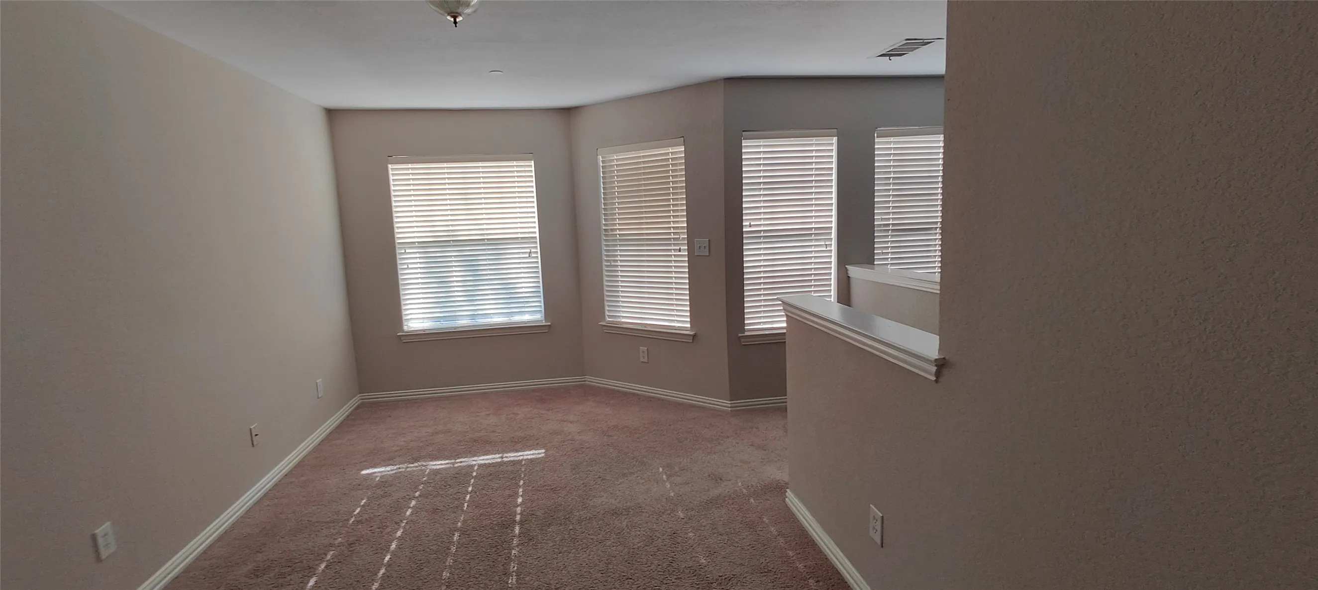 Townhouse For Rent in Collin County , 917 Avondale Lane, Plano, Texas 75025, 3 Bedroom, 3 Bathroom, 2 Garage spaces, 1,939 Sqft, built in 1999, mls#21351963, Real Estate Agent in Plano, Homes For Rent in Collin county, Homes For Rent in Plano, Realtor in Plano Texas, Real Estate Brokerage Independent Realty Texas, Luminita Cordes Realtor
