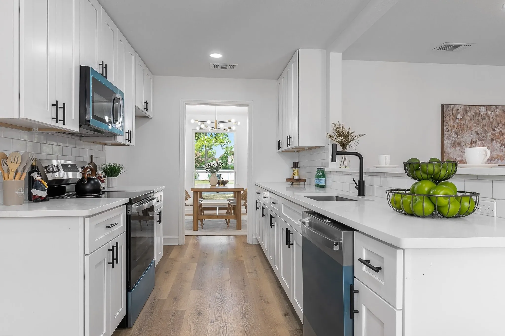 Single Family Residence For Sale in Tarrant County , 1815 Lakemont Drive, Arlington, Texas 76013, 4 Bedroom, 3 Bathroom, 2 Garage spaces, 2,006 Sqft, built in 1970, mls#21352087, Real Estate Agent in Arlington, Homes For Sale in Tarrant county, Homes For Sale in Arlington, Realtor in Arlington Texas, Real Estate Brokerage Independent Realty Texas, Luminita Cordes Realtor