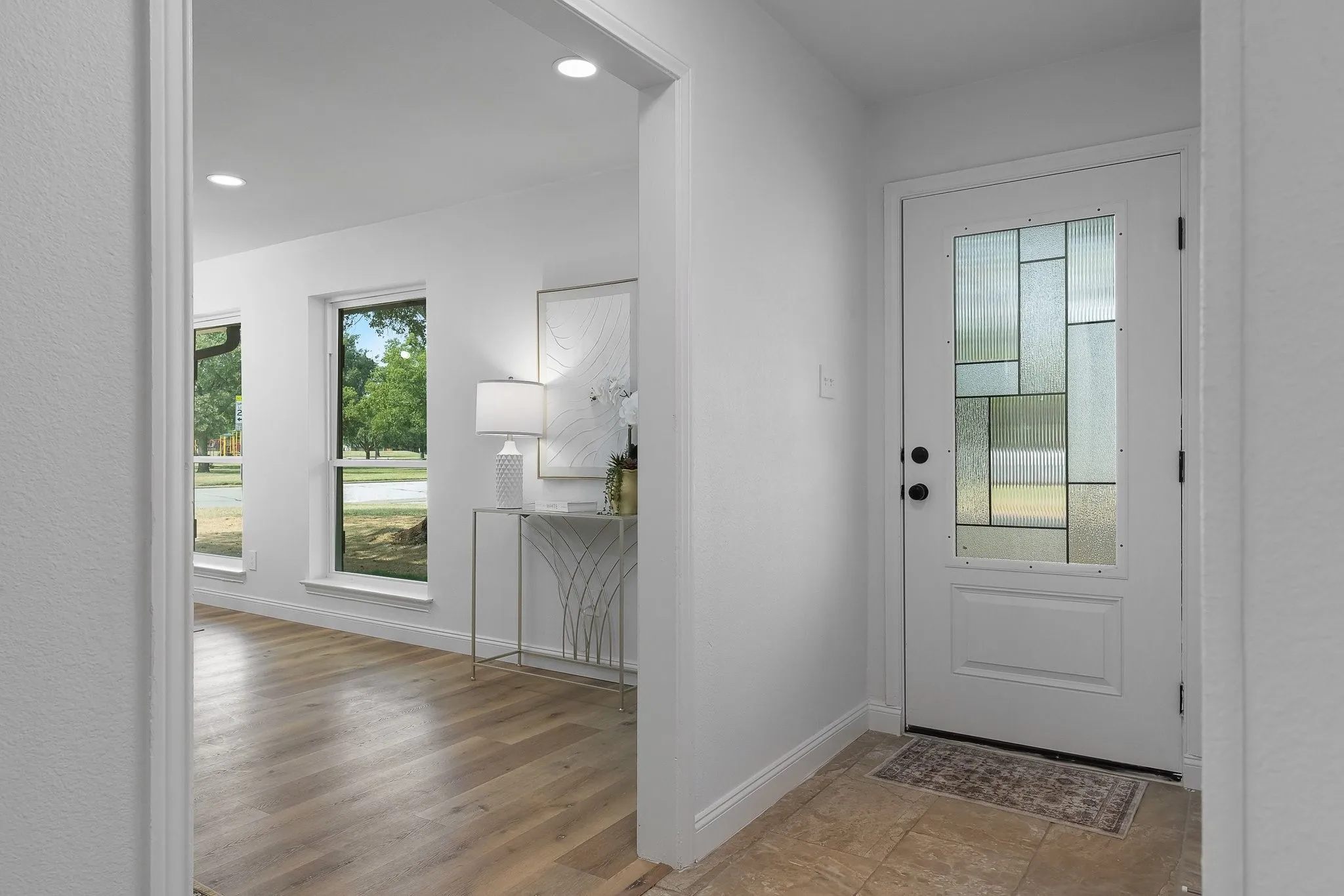 Single Family Residence For Sale in Tarrant County , 1815 Lakemont Drive, Arlington, Texas 76013, 4 Bedroom, 3 Bathroom, 2 Garage spaces, 2,006 Sqft, built in 1970, mls#21352087, Real Estate Agent in Arlington, Homes For Sale in Tarrant county, Homes For Sale in Arlington, Realtor in Arlington Texas, Real Estate Brokerage Independent Realty Texas, Luminita Cordes Realtor