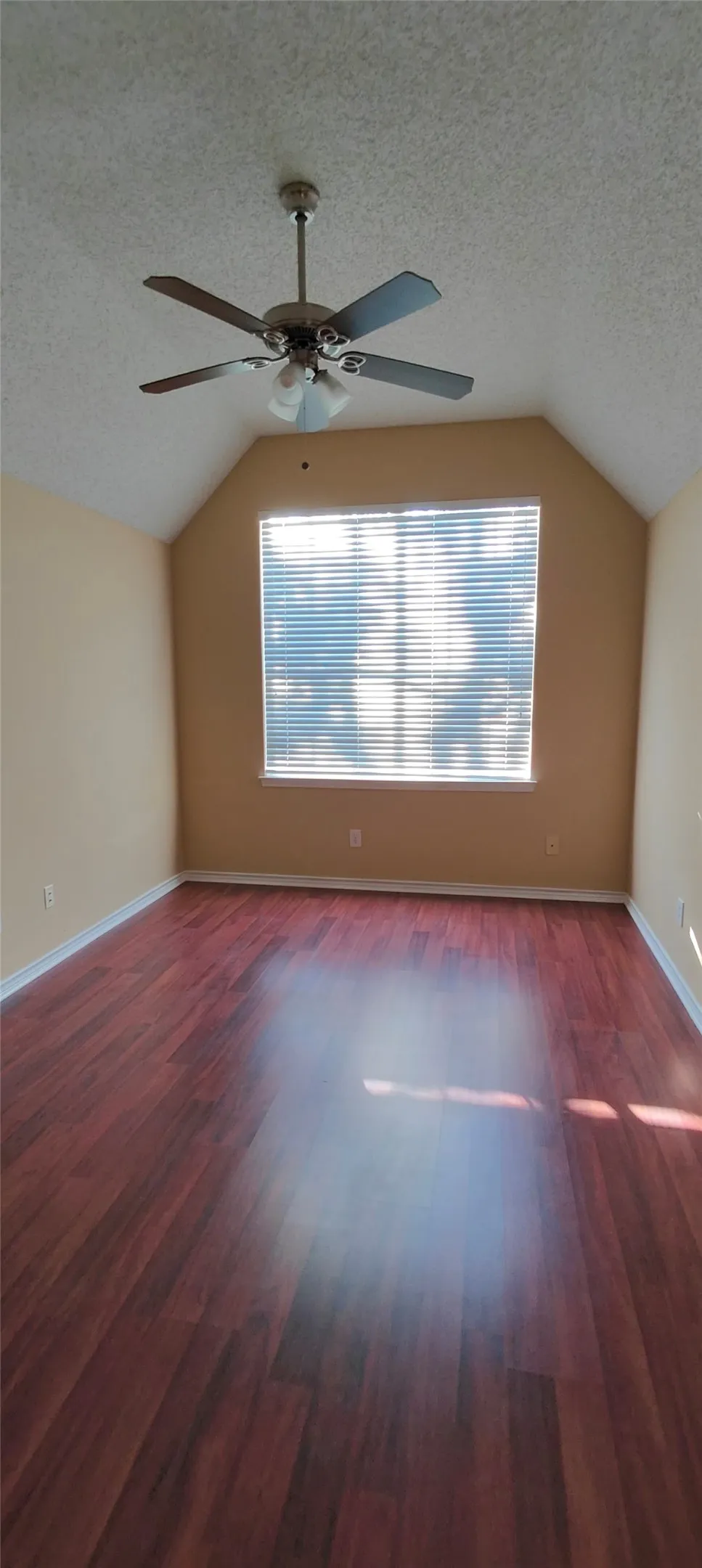 Single Family Residence For Rent in Collin County , 6800 Burr Oak Drive, Plano, Texas 75023, 4 Bedroom, 3 Bathroom, 2 Garage spaces, 2,470 Sqft, built in 1994, mls#21352088, Real Estate Agent in Plano, Homes For Rent in Collin county, Homes For Rent in Plano, Realtor in Plano Texas, Real Estate Brokerage Independent Realty Texas, Luminita Cordes Realtor