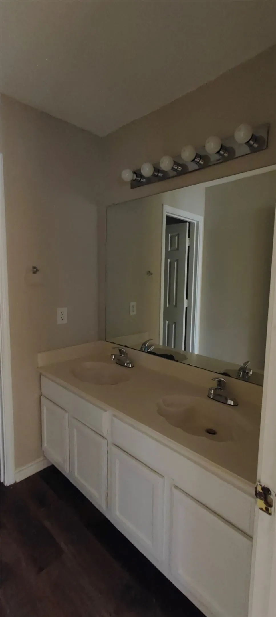 Single Family Residence For Rent in Collin County , 6800 Burr Oak Drive, Plano, Texas 75023, 4 Bedroom, 3 Bathroom, 2 Garage spaces, 2,470 Sqft, built in 1994, mls#21352088, Real Estate Agent in Plano, Homes For Rent in Collin county, Homes For Rent in Plano, Realtor in Plano Texas, Real Estate Brokerage Independent Realty Texas, Luminita Cordes Realtor
