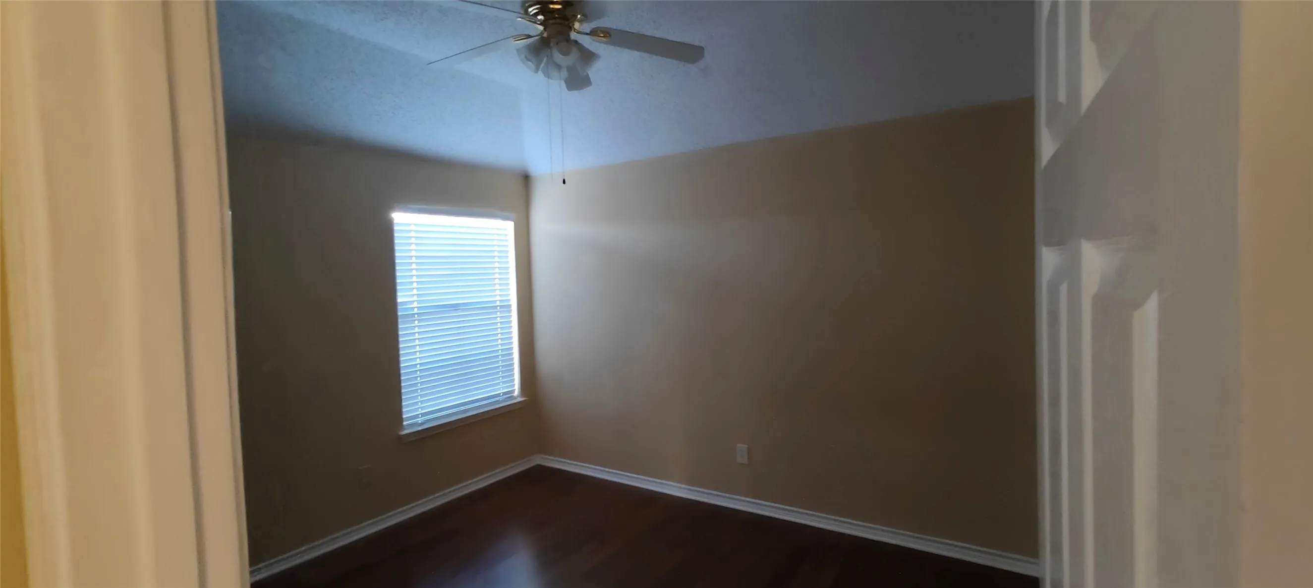 Single Family Residence For Rent in Collin County , 6800 Burr Oak Drive, Plano, Texas 75023, 4 Bedroom, 3 Bathroom, 2 Garage spaces, 2,470 Sqft, built in 1994, mls#21352088, Real Estate Agent in Plano, Homes For Rent in Collin county, Homes For Rent in Plano, Realtor in Plano Texas, Real Estate Brokerage Independent Realty Texas, Luminita Cordes Realtor