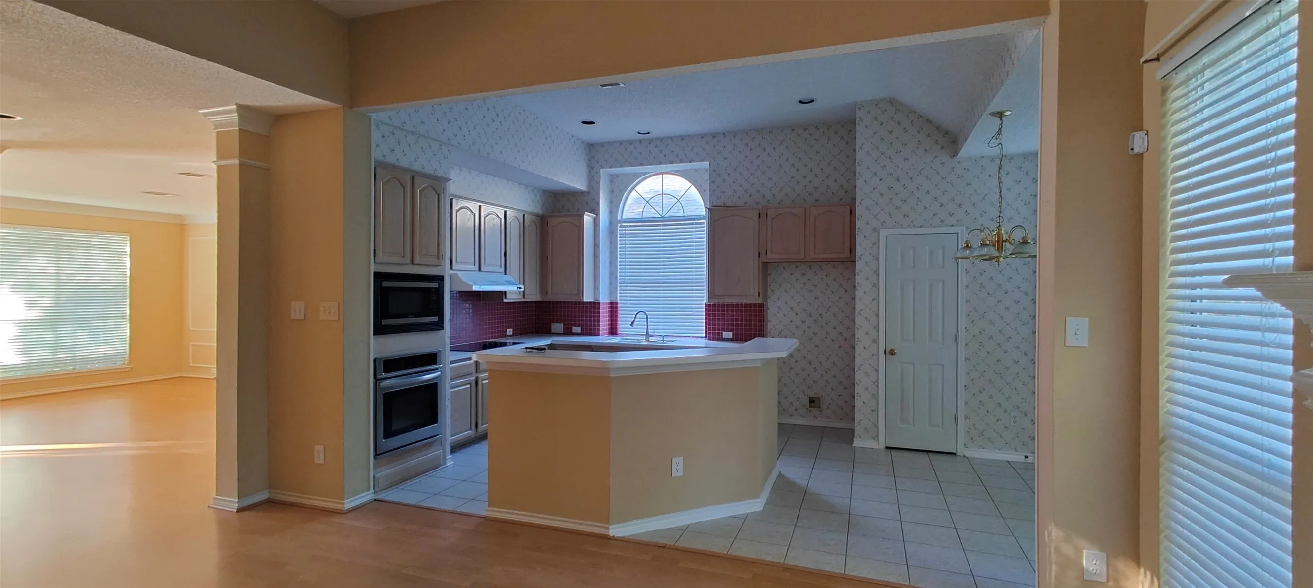 Single Family Residence For Rent in Collin County , 6800 Burr Oak Drive, Plano, Texas 75023, 4 Bedroom, 3 Bathroom, 2 Garage spaces, 2,470 Sqft, built in 1994, mls#21352088, Real Estate Agent in Plano, Homes For Rent in Collin county, Homes For Rent in Plano, Realtor in Plano Texas, Real Estate Brokerage Independent Realty Texas, Luminita Cordes Realtor