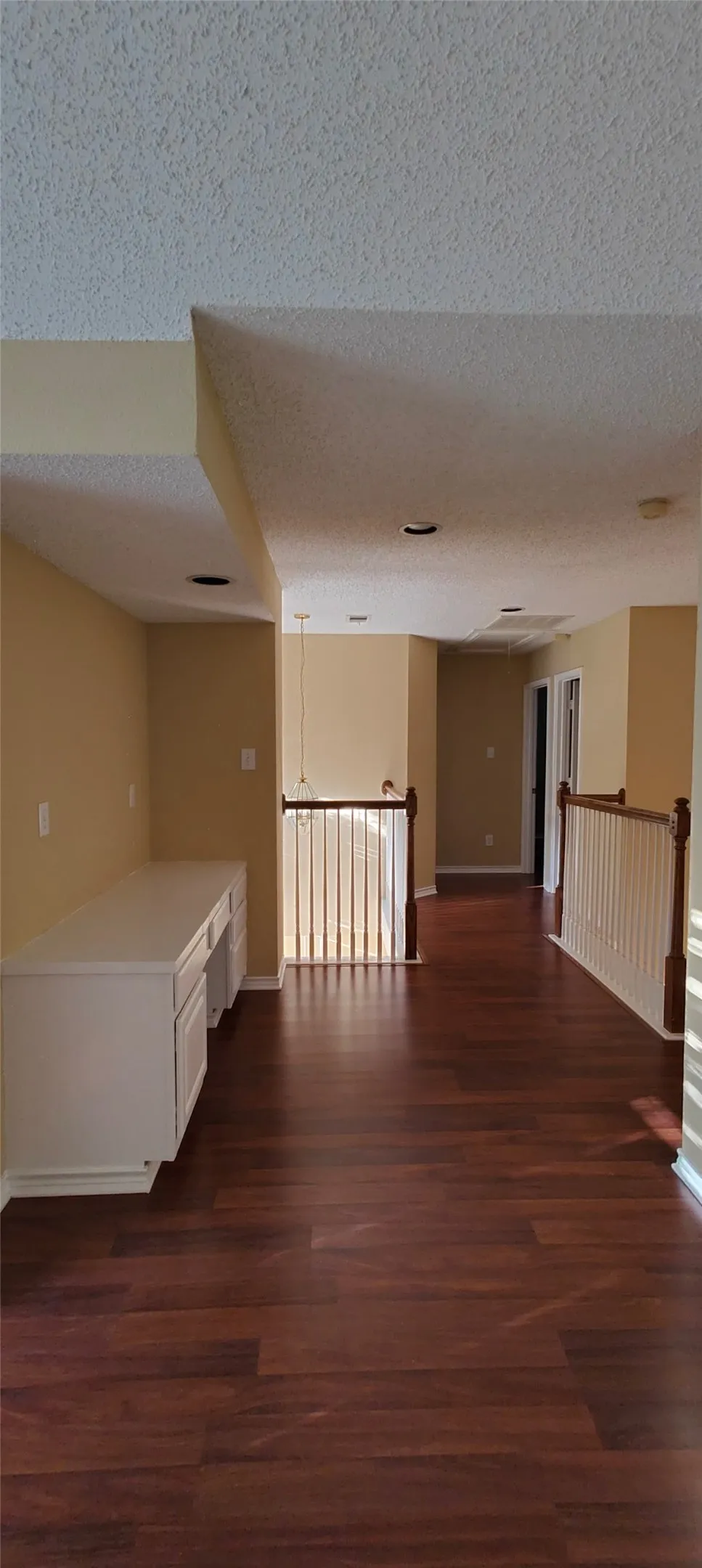 Single Family Residence For Rent in Collin County , 6800 Burr Oak Drive, Plano, Texas 75023, 4 Bedroom, 3 Bathroom, 2 Garage spaces, 2,470 Sqft, built in 1994, mls#21352088, Real Estate Agent in Plano, Homes For Rent in Collin county, Homes For Rent in Plano, Realtor in Plano Texas, Real Estate Brokerage Independent Realty Texas, Luminita Cordes Realtor