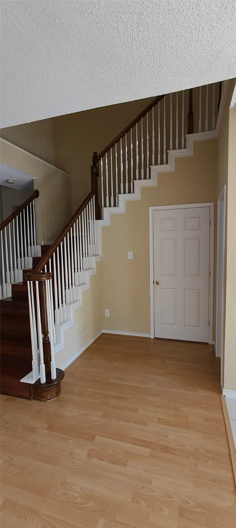 Single Family Residence For Rent in Collin County , 6800 Burr Oak Drive, Plano, Texas 75023, 4 Bedroom, 3 Bathroom, 2 Garage spaces, 2,470 Sqft, built in 1994, mls#21352088, Real Estate Agent in Plano, Homes For Rent in Collin county, Homes For Rent in Plano, Realtor in Plano Texas, Real Estate Brokerage Independent Realty Texas, Luminita Cordes Realtor