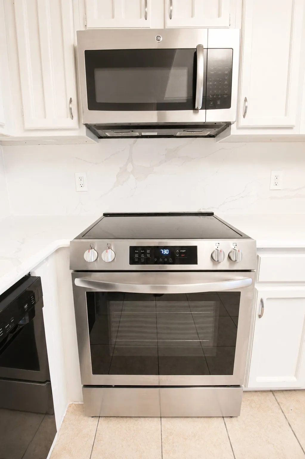 Condominium For Sale in Bexar County , 14122 Churchill Estates Boulevard, San Antonio, Texas 78248, 2 Bedroom, 2 Bathroom, 1 Garage spaces, 902 Sqft, built in 1982, mls#21352095, Real Estate Agent in San Antonio, Homes For Sale in Bexar county, Homes For Sale in San Antonio, Realtor in San Antonio Texas, Real Estate Brokerage Independent Realty Texas, Luminita Cordes Realtor