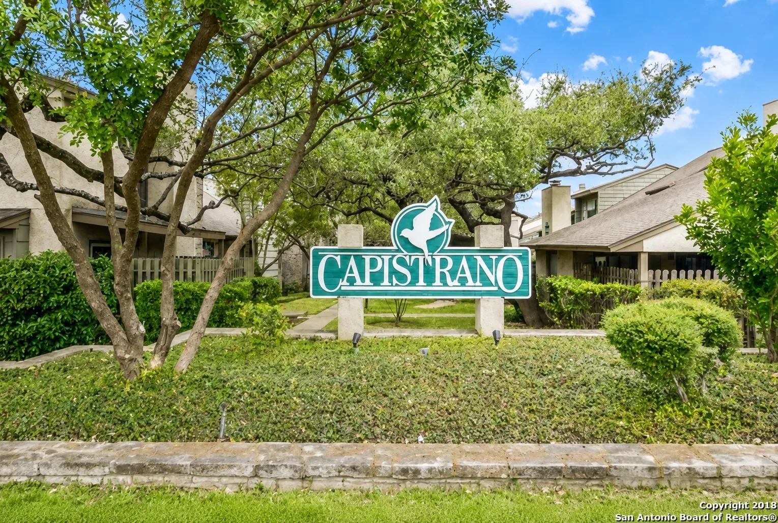 Condominium For Sale in Bexar County , 14122 Churchill Estates Boulevard, San Antonio, Texas 78248, 2 Bedroom, 2 Bathroom, 1 Garage spaces, 902 Sqft, built in 1982, mls#21352095, Real Estate Agent in San Antonio, Homes For Sale in Bexar county, Homes For Sale in San Antonio, Realtor in San Antonio Texas, Real Estate Brokerage Independent Realty Texas, Luminita Cordes Realtor