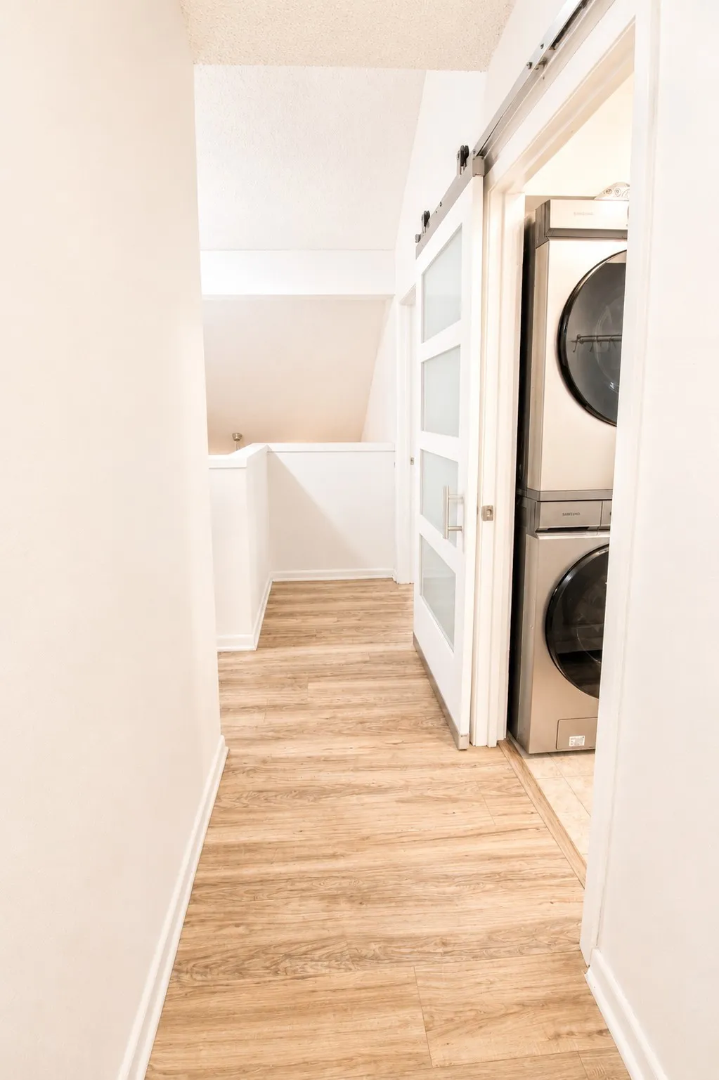 Condominium For Sale in Bexar County , 14122 Churchill Estates Boulevard, San Antonio, Texas 78248, 2 Bedroom, 2 Bathroom, 1 Garage spaces, 902 Sqft, built in 1982, mls#21352095, Real Estate Agent in San Antonio, Homes For Sale in Bexar county, Homes For Sale in San Antonio, Realtor in San Antonio Texas, Real Estate Brokerage Independent Realty Texas, Luminita Cordes Realtor
