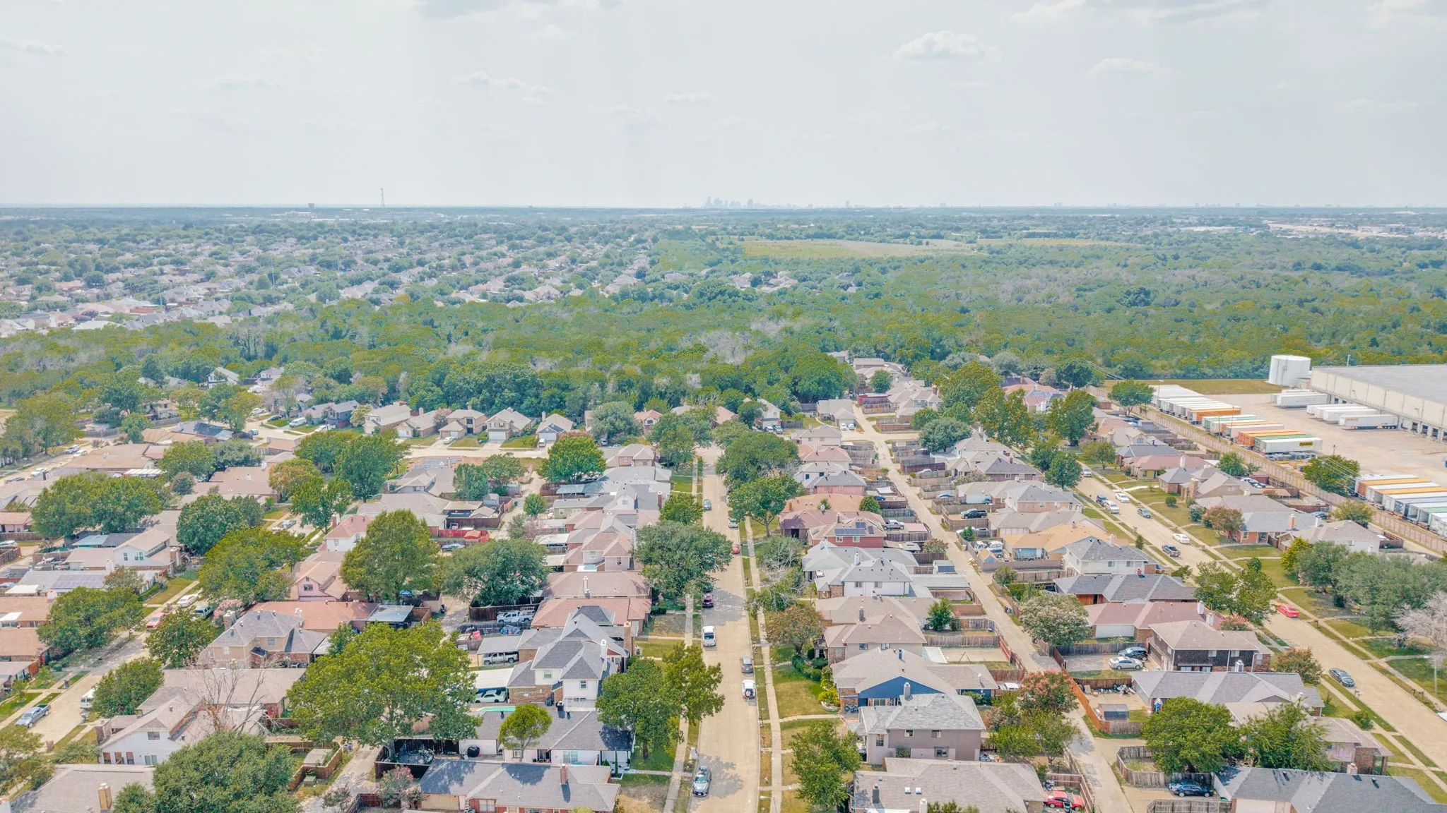 Single Family Residence For Sale in Dallas County , 1407 Windmill Lane, Mesquite, Texas 75149, 3 Bedroom, 3 Bathroom, 2 Garage spaces, 1,736 Sqft, built in 1986, mls#21348965, Real Estate Agent in Mesquite, Homes For Sale in Dallas county, Homes For Sale in Mesquite, Realtor in Mesquite Texas, Real Estate Brokerage Independent Realty Texas, Luminita Cordes Realtor