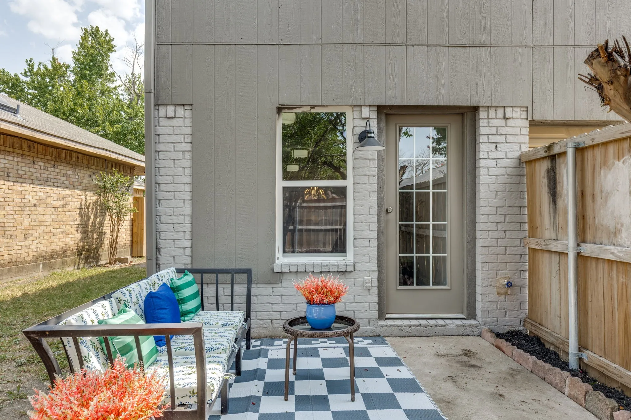 Single Family Residence For Sale in Dallas County , 1407 Windmill Lane, Mesquite, Texas 75149, 3 Bedroom, 3 Bathroom, 2 Garage spaces, 1,736 Sqft, built in 1986, mls#21348965, Real Estate Agent in Mesquite, Homes For Sale in Dallas county, Homes For Sale in Mesquite, Realtor in Mesquite Texas, Real Estate Brokerage Independent Realty Texas, Luminita Cordes Realtor