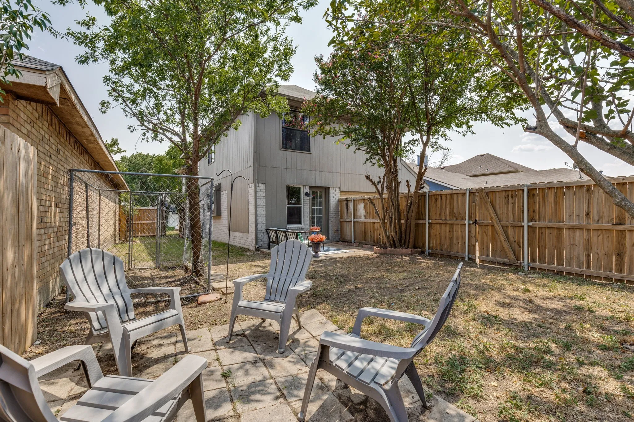 Single Family Residence For Sale in Dallas County , 1407 Windmill Lane, Mesquite, Texas 75149, 3 Bedroom, 3 Bathroom, 2 Garage spaces, 1,736 Sqft, built in 1986, mls#21348965, Real Estate Agent in Mesquite, Homes For Sale in Dallas county, Homes For Sale in Mesquite, Realtor in Mesquite Texas, Real Estate Brokerage Independent Realty Texas, Luminita Cordes Realtor