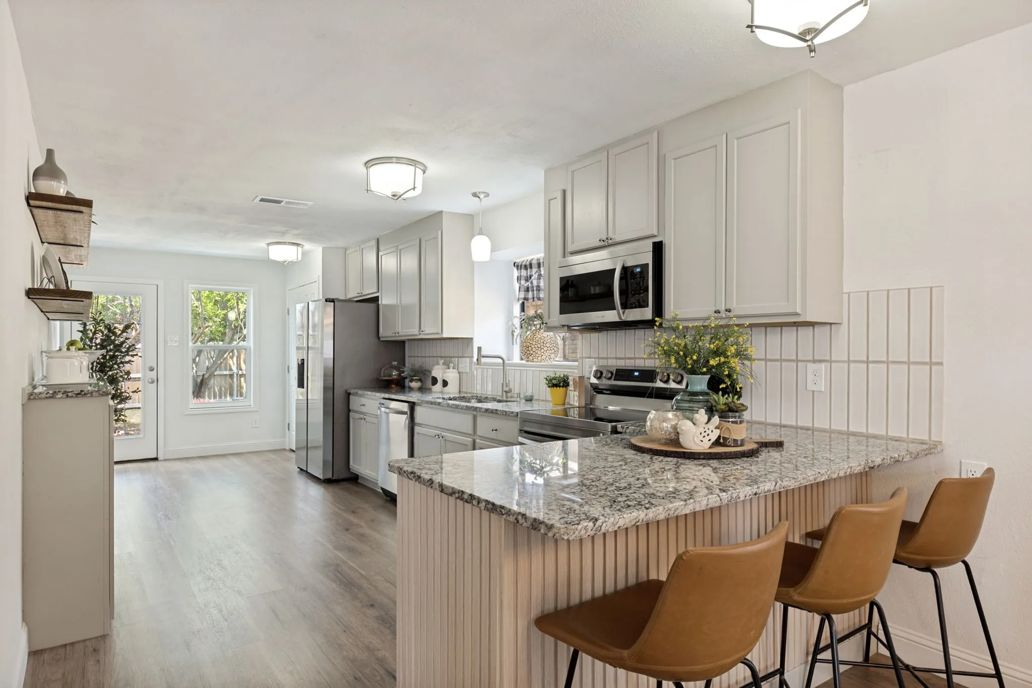 Single Family Residence For Sale in Dallas County , 1407 Windmill Lane, Mesquite, Texas 75149, 3 Bedroom, 3 Bathroom, 2 Garage spaces, 1,736 Sqft, built in 1986, mls#21348965, Real Estate Agent in Mesquite, Homes For Sale in Dallas county, Homes For Sale in Mesquite, Realtor in Mesquite Texas, Real Estate Brokerage Independent Realty Texas, Luminita Cordes Realtor