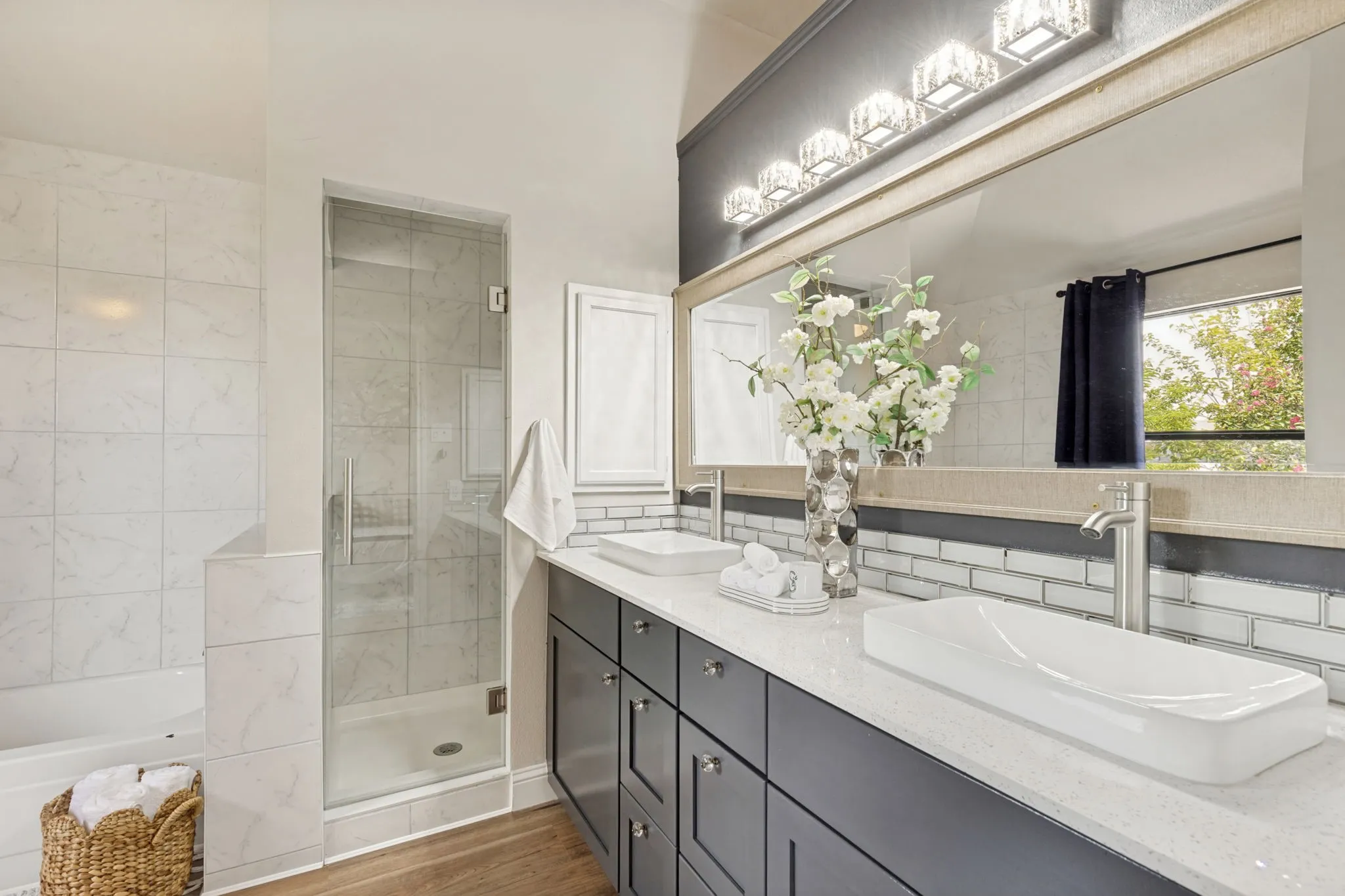 Single Family Residence For Sale in Dallas County , 1407 Windmill Lane, Mesquite, Texas 75149, 3 Bedroom, 3 Bathroom, 2 Garage spaces, 1,736 Sqft, built in 1986, mls#21348965, Real Estate Agent in Mesquite, Homes For Sale in Dallas county, Homes For Sale in Mesquite, Realtor in Mesquite Texas, Real Estate Brokerage Independent Realty Texas, Luminita Cordes Realtor