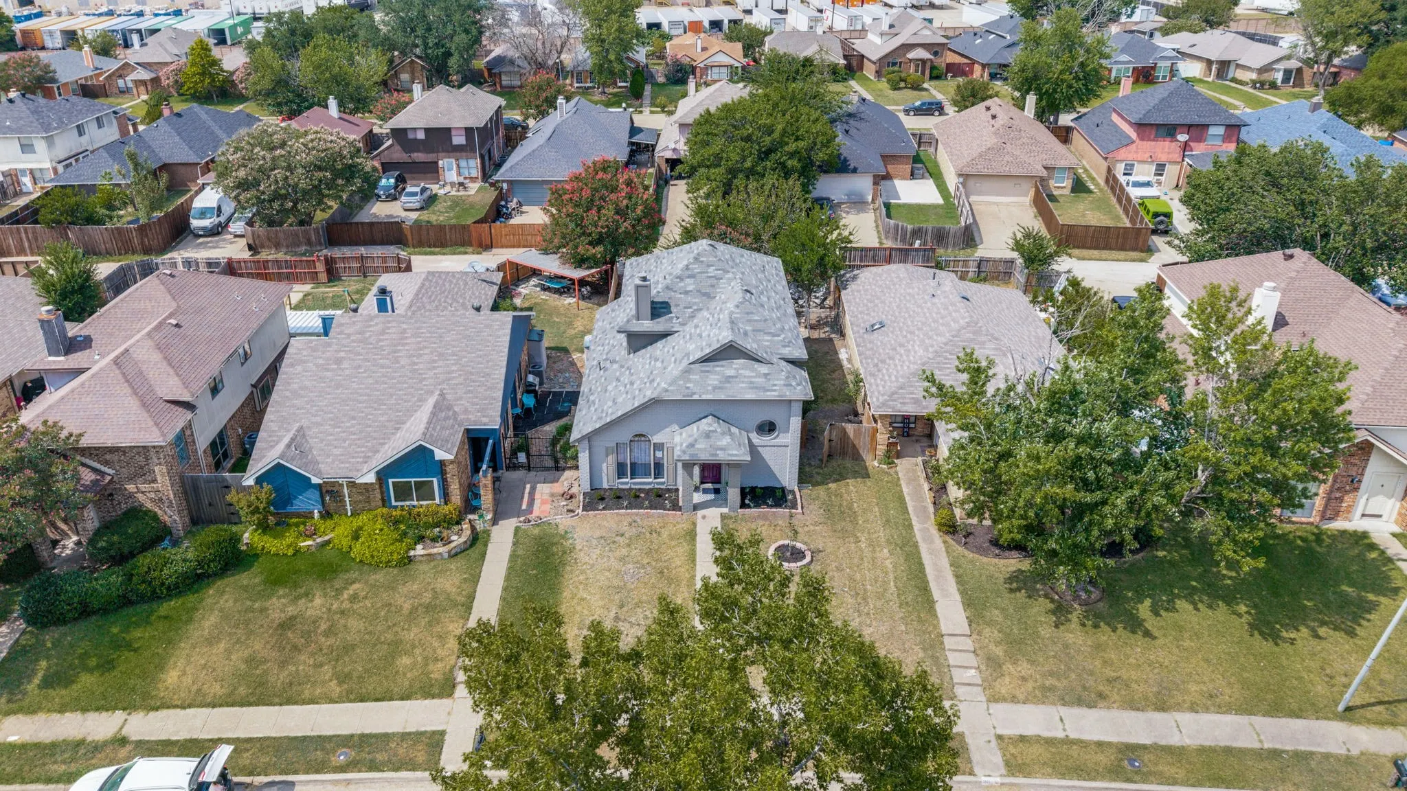 Single Family Residence For Sale in Dallas County , 1407 Windmill Lane, Mesquite, Texas 75149, 3 Bedroom, 3 Bathroom, 2 Garage spaces, 1,736 Sqft, built in 1986, mls#21348965, Real Estate Agent in Mesquite, Homes For Sale in Dallas county, Homes For Sale in Mesquite, Realtor in Mesquite Texas, Real Estate Brokerage Independent Realty Texas, Luminita Cordes Realtor