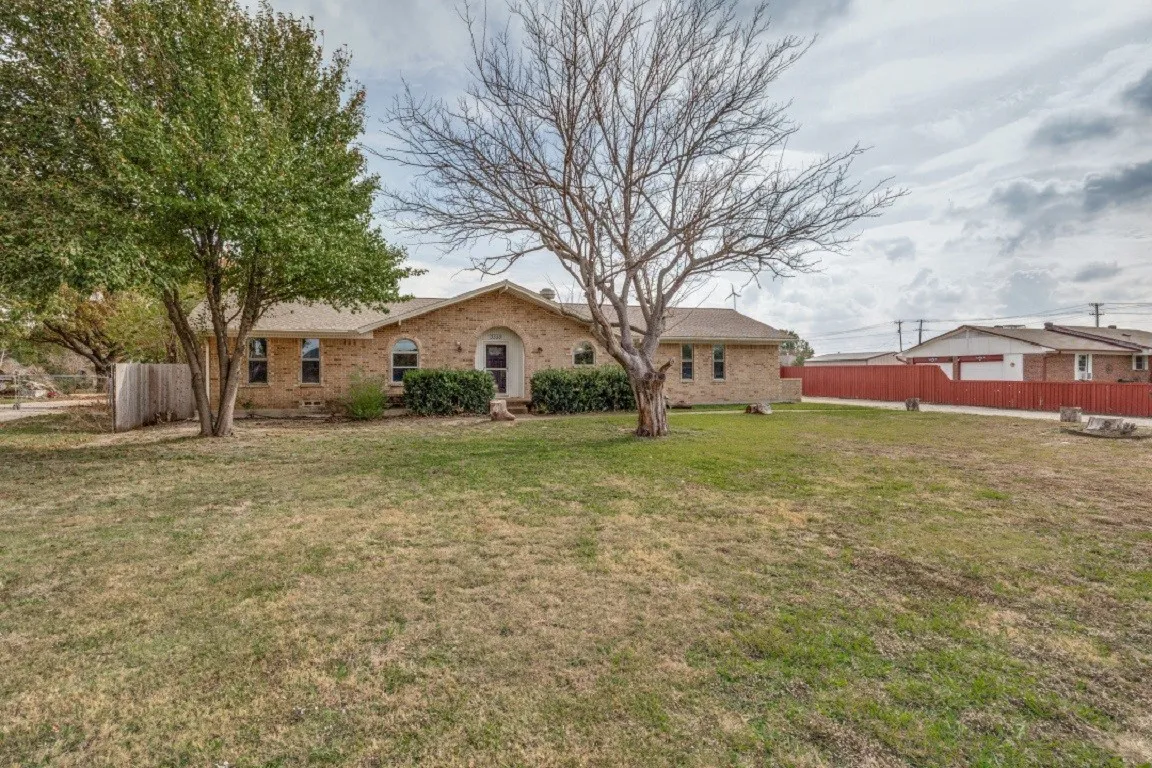 Single Family Residence For Rent in Dallas County , 3550 Whiteley Road, Wylie, Texas 75098, 3 Bedroom, 2 Bathroom, 1 Garage spaces, 1,690 Sqft, built in 1968, mls#21352101, Real Estate Agent in Wylie, Homes For Rent in Dallas county, Homes For Rent in Wylie, Realtor in Wylie Texas, Real Estate Brokerage Independent Realty Texas, Luminita Cordes Realtor