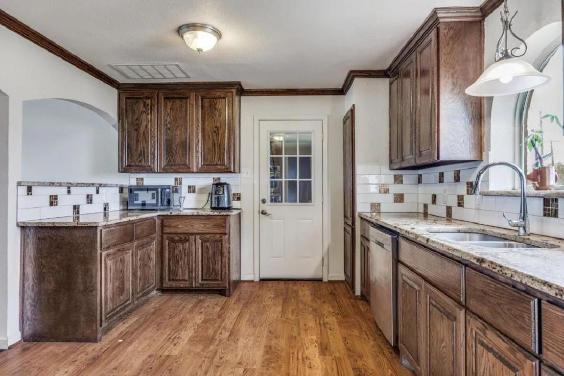 Single Family Residence For Rent in Dallas County , 3550 Whiteley Road, Wylie, Texas 75098, 3 Bedroom, 2 Bathroom, 1 Garage spaces, 1,690 Sqft, built in 1968, mls#21352101, Real Estate Agent in Wylie, Homes For Rent in Dallas county, Homes For Rent in Wylie, Realtor in Wylie Texas, Real Estate Brokerage Independent Realty Texas, Luminita Cordes Realtor