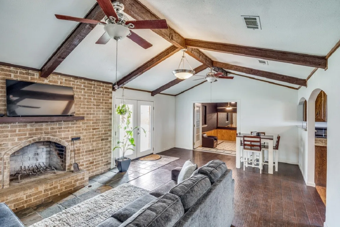 Single Family Residence For Rent in Dallas County , 3550 Whiteley Road, Wylie, Texas 75098, 3 Bedroom, 2 Bathroom, 1 Garage spaces, 1,690 Sqft, built in 1968, mls#21352101, Real Estate Agent in Wylie, Homes For Rent in Dallas county, Homes For Rent in Wylie, Realtor in Wylie Texas, Real Estate Brokerage Independent Realty Texas, Luminita Cordes Realtor