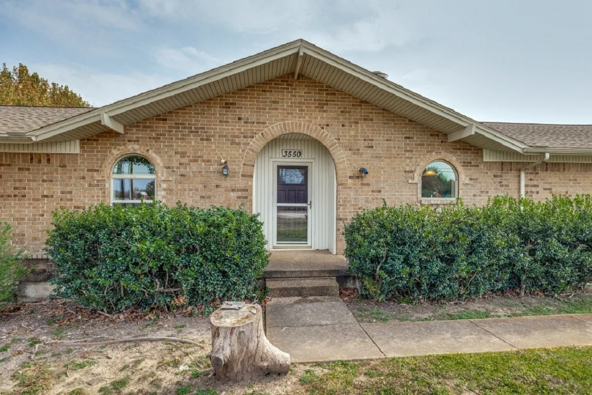 Single Family Residence For Rent in Dallas County , 3550 Whiteley Road, Wylie, Texas 75098, 3 Bedroom, 2 Bathroom, 1 Garage spaces, 1,690 Sqft, built in 1968, mls#21352101, Real Estate Agent in Wylie, Homes For Rent in Dallas county, Homes For Rent in Wylie, Realtor in Wylie Texas, Real Estate Brokerage Independent Realty Texas, Luminita Cordes Realtor