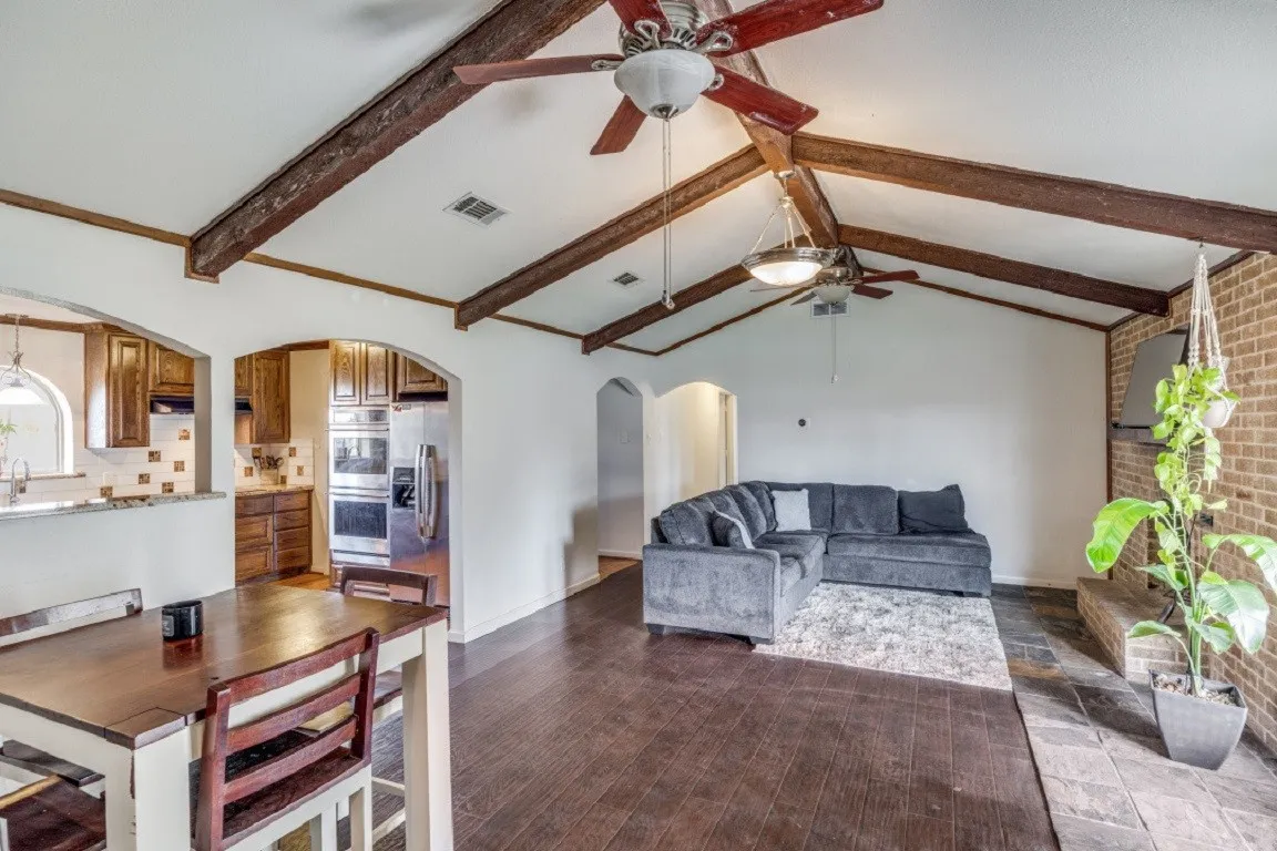 Single Family Residence For Rent in Dallas County , 3550 Whiteley Road, Wylie, Texas 75098, 3 Bedroom, 2 Bathroom, 1 Garage spaces, 1,690 Sqft, built in 1968, mls#21352101, Real Estate Agent in Wylie, Homes For Rent in Dallas county, Homes For Rent in Wylie, Realtor in Wylie Texas, Real Estate Brokerage Independent Realty Texas, Luminita Cordes Realtor