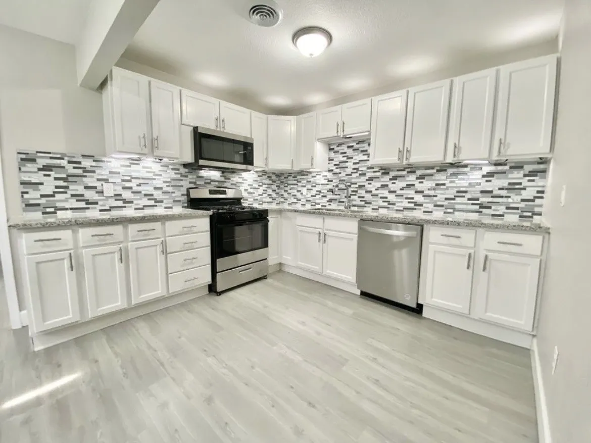 Single Family Residence For Rent in Galveston County , 100 17th Avenue N, Texas City, Texas 77590, 3 Bedroom, 2 Bathroom, Garage spaces, 1,684 Sqft, built in 1943, mls#21352102, Real Estate Agent in Texas City, Homes For Rent in Galveston county, Homes For Rent in Texas City, Realtor in Texas City Texas, Real Estate Brokerage Independent Realty Texas, Luminita Cordes Realtor