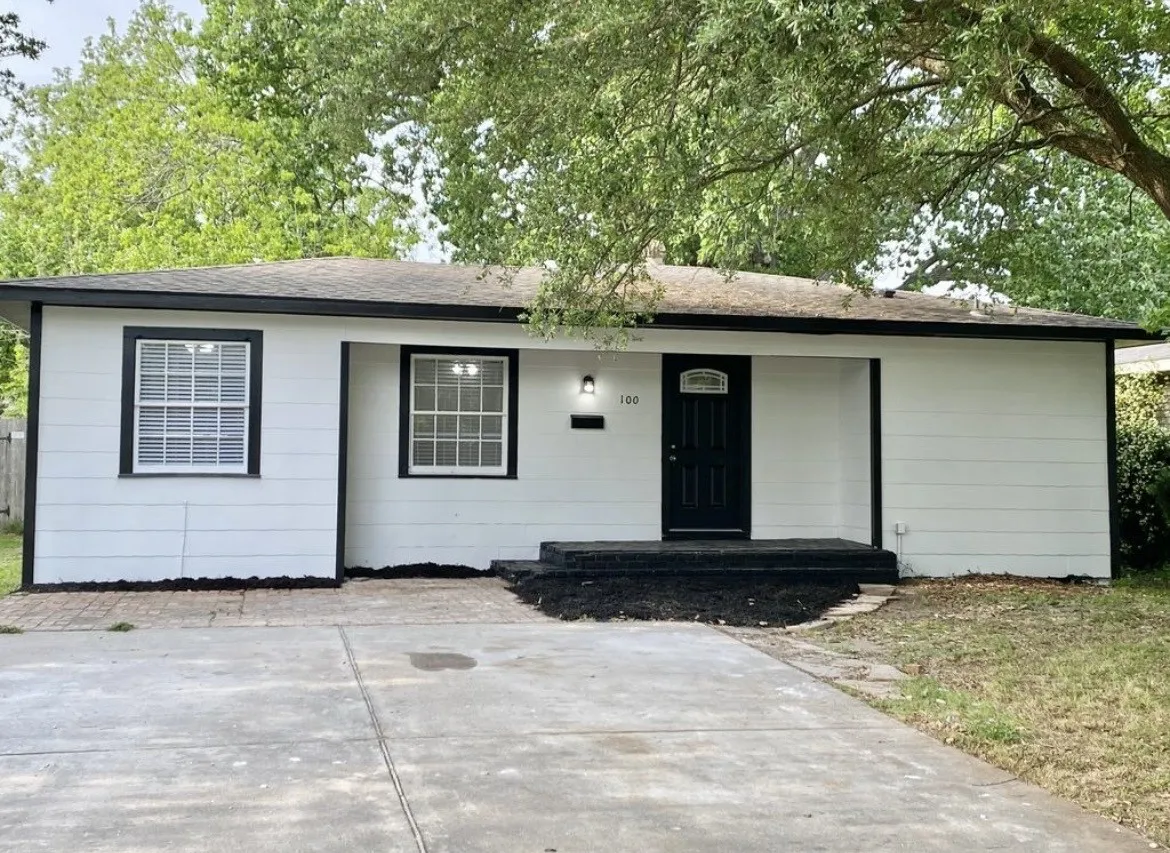Single Family Residence For Rent in Galveston County , 100 17th Avenue N, Texas City, Texas 77590, 3 Bedroom, 2 Bathroom, Garage spaces, 1,684 Sqft, built in 1943, mls#21352102, Real Estate Agent in Texas City, Homes For Rent in Galveston county, Homes For Rent in Texas City, Realtor in Texas City Texas, Real Estate Brokerage Independent Realty Texas, Luminita Cordes Realtor