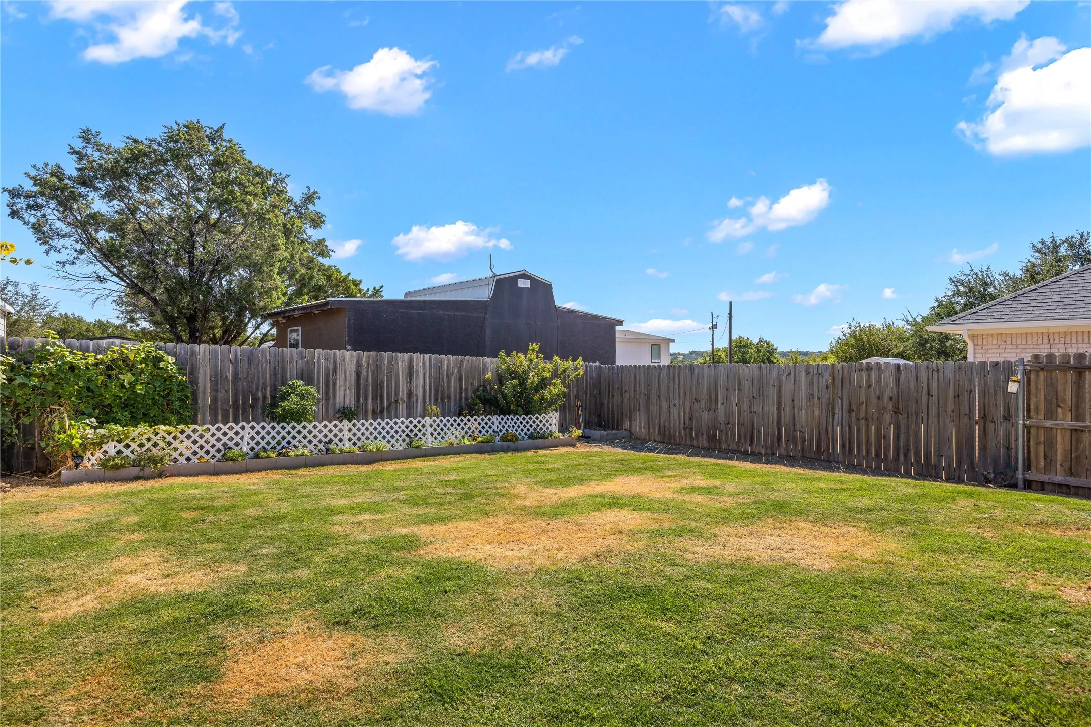 Single Family Residence For Sale in Hood County , 2605 Dove Trail, Granbury, Texas 76048, 2 Bedroom, 1 Bathroom, Garage spaces, 1,017 Sqft, built in 2020, mls#21350970, Real Estate Agent in Granbury, Homes For Sale in Hood county, Homes For Sale in Granbury, Realtor in Granbury Texas, Real Estate Brokerage Independent Realty Texas, Luminita Cordes Realtor
