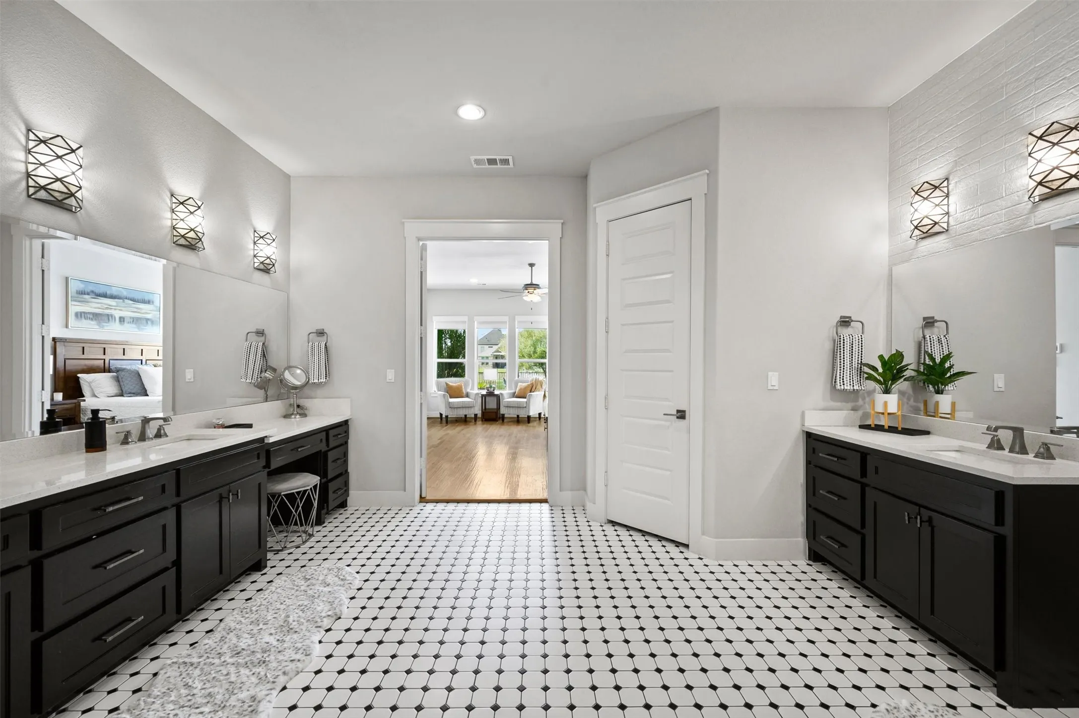 Single Family Residence For Sale in Rockwall County , 1718 Canal Street, Heath, Texas 75126, 4 Bedroom, 4 Bathroom, 3 Garage spaces, 3,820 Sqft, built in 2018, mls#21350154, Real Estate Agent in Heath, Homes For Sale in Rockwall county, Homes For Sale in Heath, Realtor in Heath Texas, Real Estate Brokerage Independent Realty Texas, Luminita Cordes Realtor