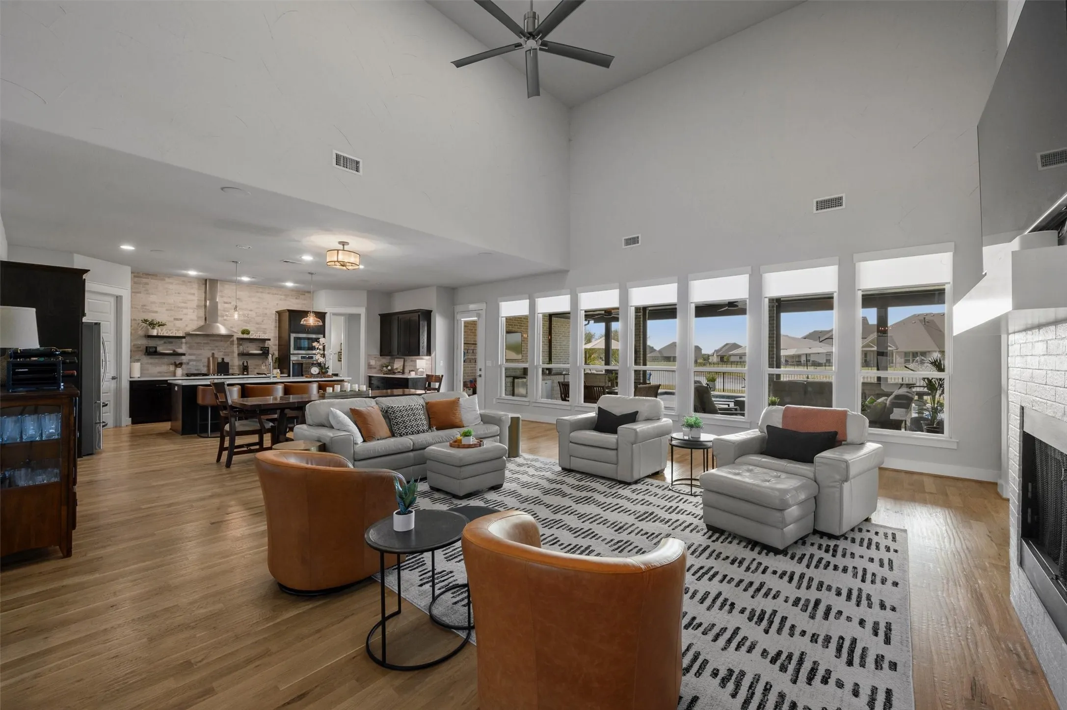 Single Family Residence For Sale in Rockwall County , 1718 Canal Street, Heath, Texas 75126, 4 Bedroom, 4 Bathroom, 3 Garage spaces, 3,820 Sqft, built in 2018, mls#21350154, Real Estate Agent in Heath, Homes For Sale in Rockwall county, Homes For Sale in Heath, Realtor in Heath Texas, Real Estate Brokerage Independent Realty Texas, Luminita Cordes Realtor