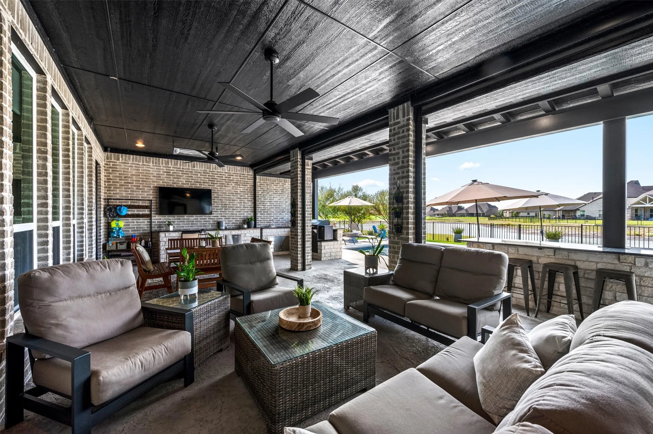 Single Family Residence For Sale in Rockwall County , 1718 Canal Street, Heath, Texas 75126, 4 Bedroom, 4 Bathroom, 3 Garage spaces, 3,820 Sqft, built in 2018, mls#21350154, Real Estate Agent in Heath, Homes For Sale in Rockwall county, Homes For Sale in Heath, Realtor in Heath Texas, Real Estate Brokerage Independent Realty Texas, Luminita Cordes Realtor
